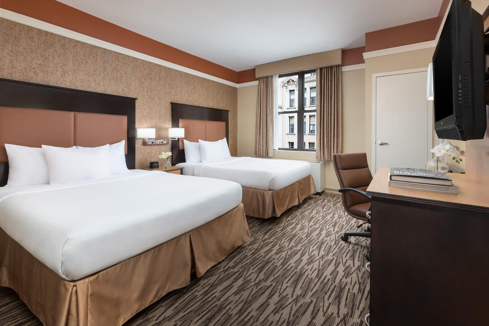 The At Fifth Avenue Hotel