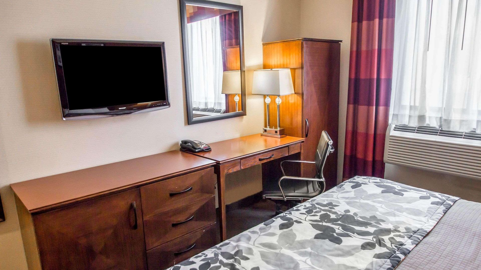 Sleep Long Island - Manhattan View Hotel