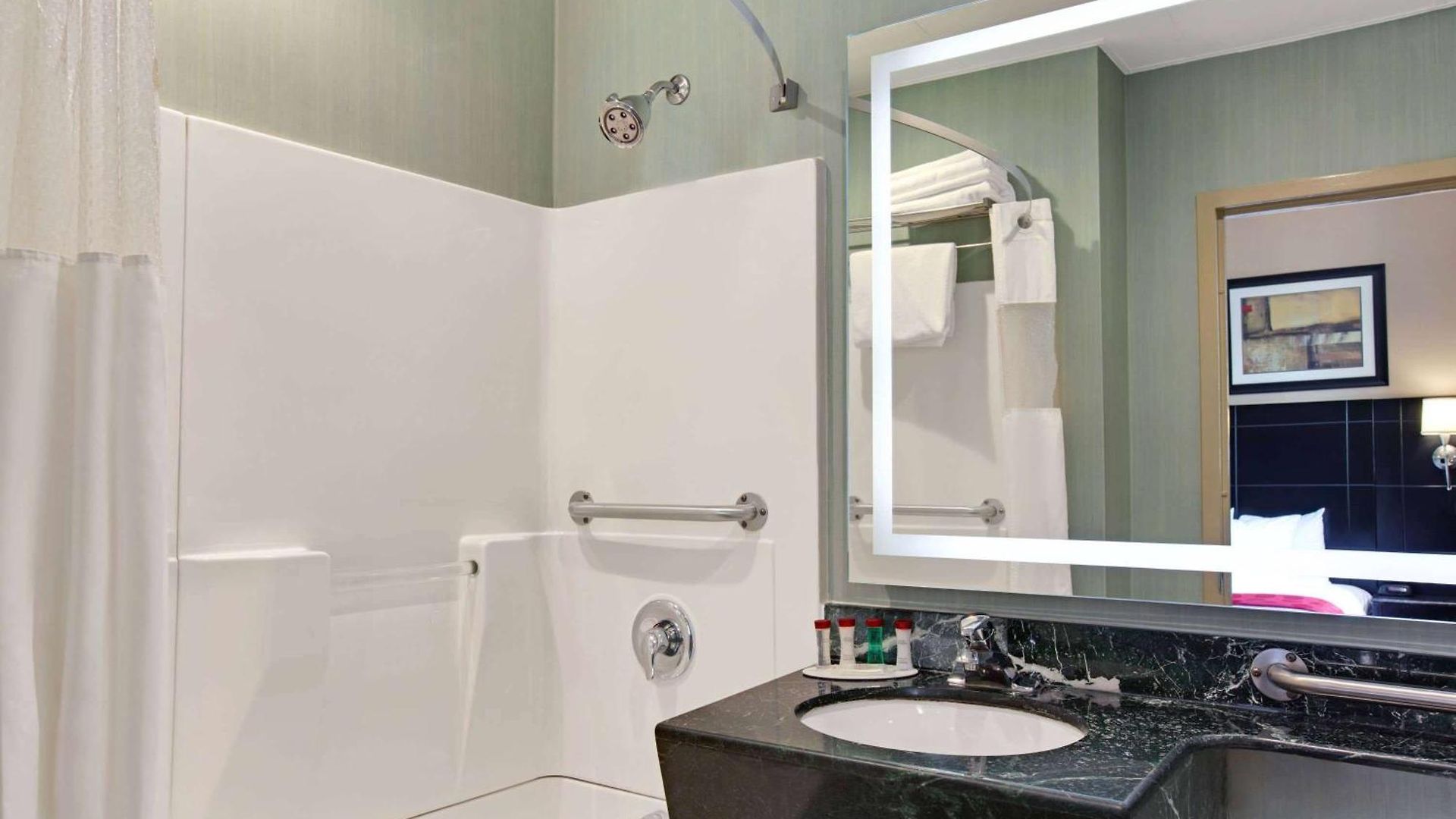 Hotel Ramada By Wyndham Bronx