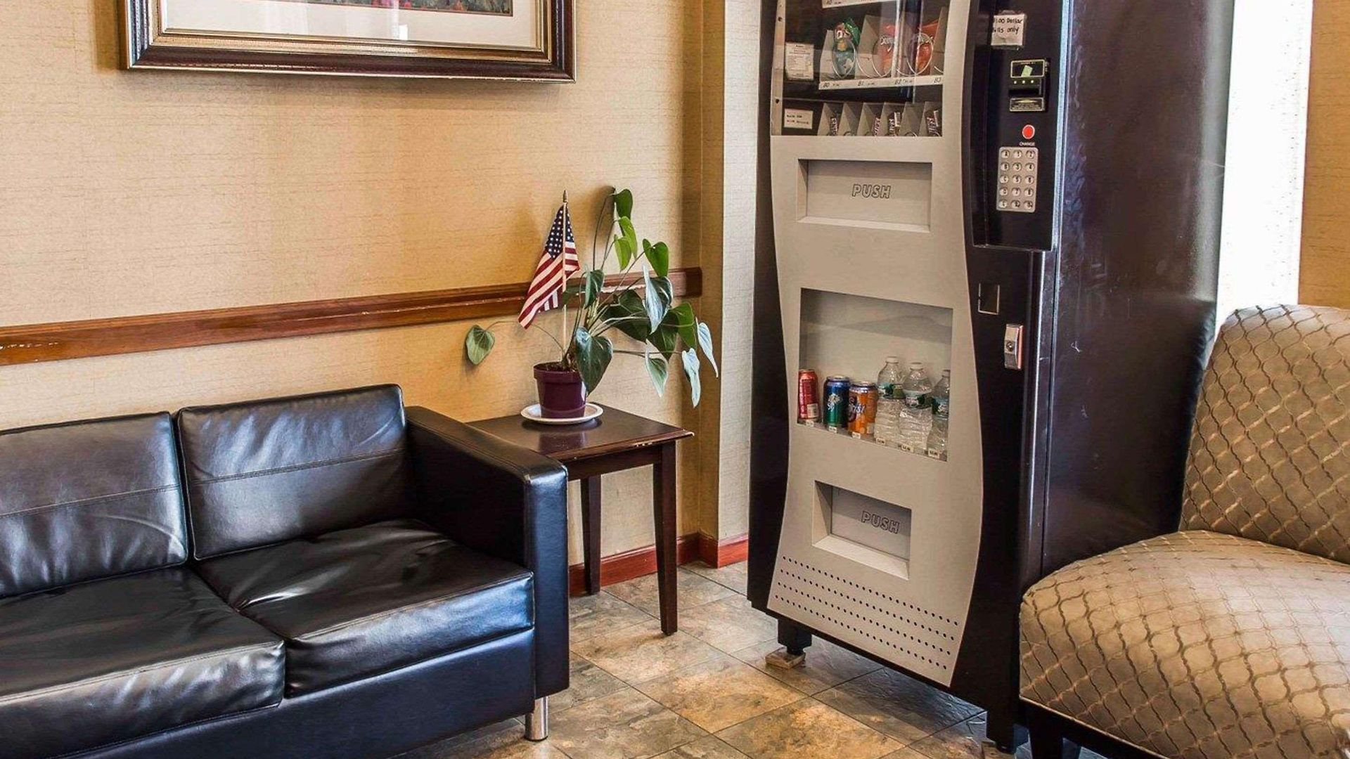 Avion Near Lga Airport, An Ascend Collection New York