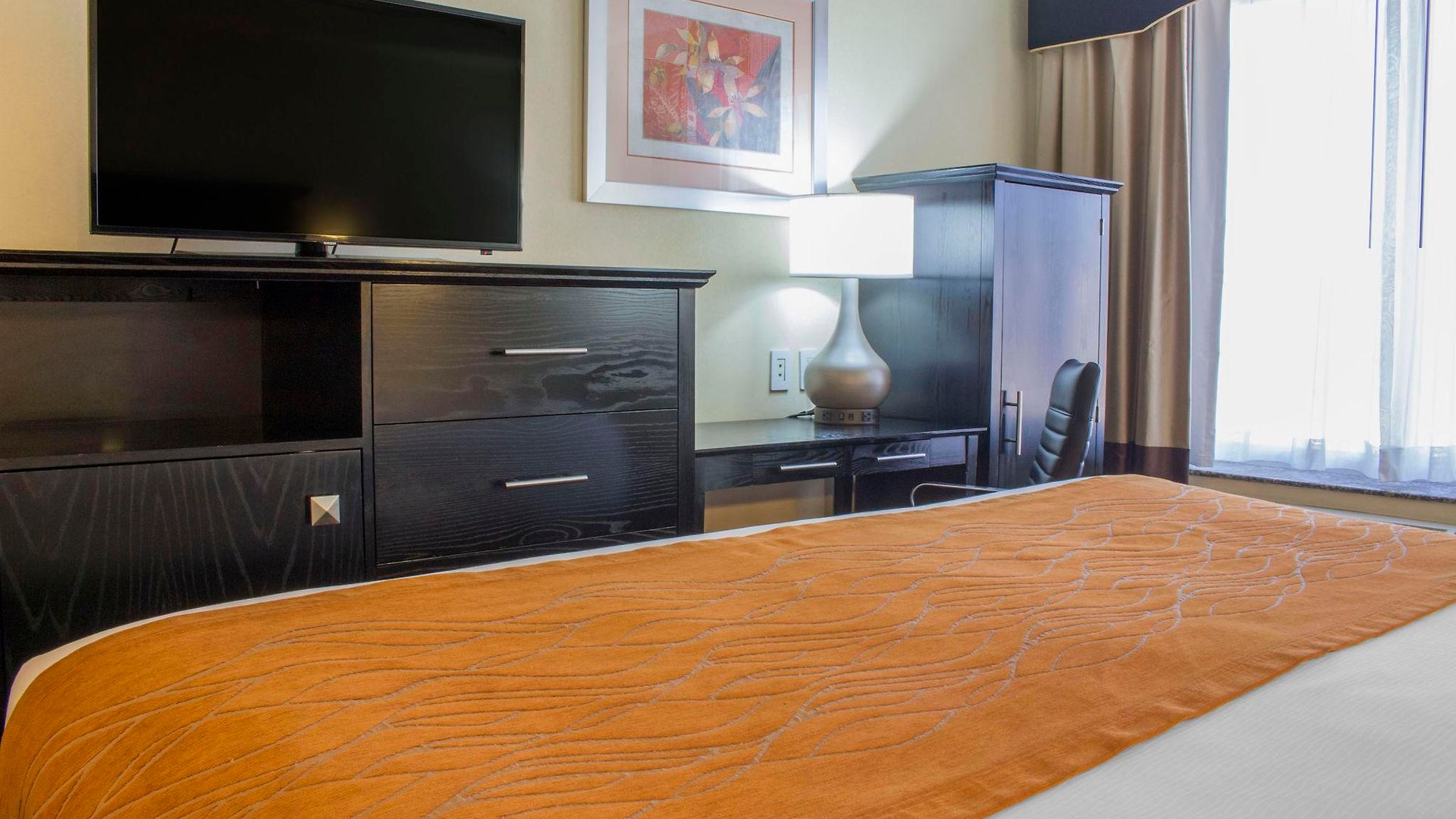 Comfort & Laguardia Airport Hotel