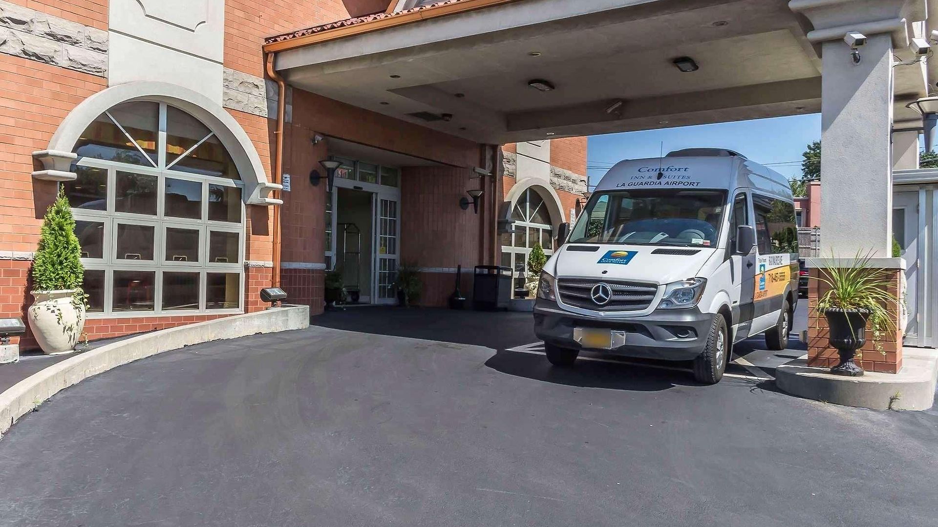 Comfort & Laguardia Airport Hotel New York