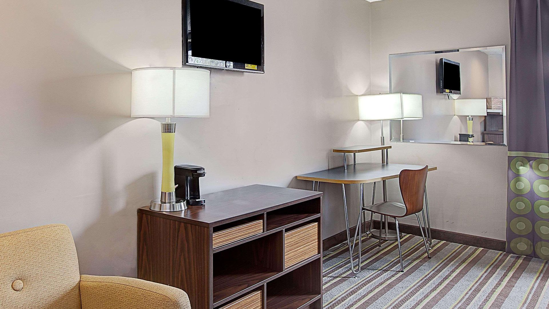Super 8 By Wyndham Jamaica North Conduit Hotel