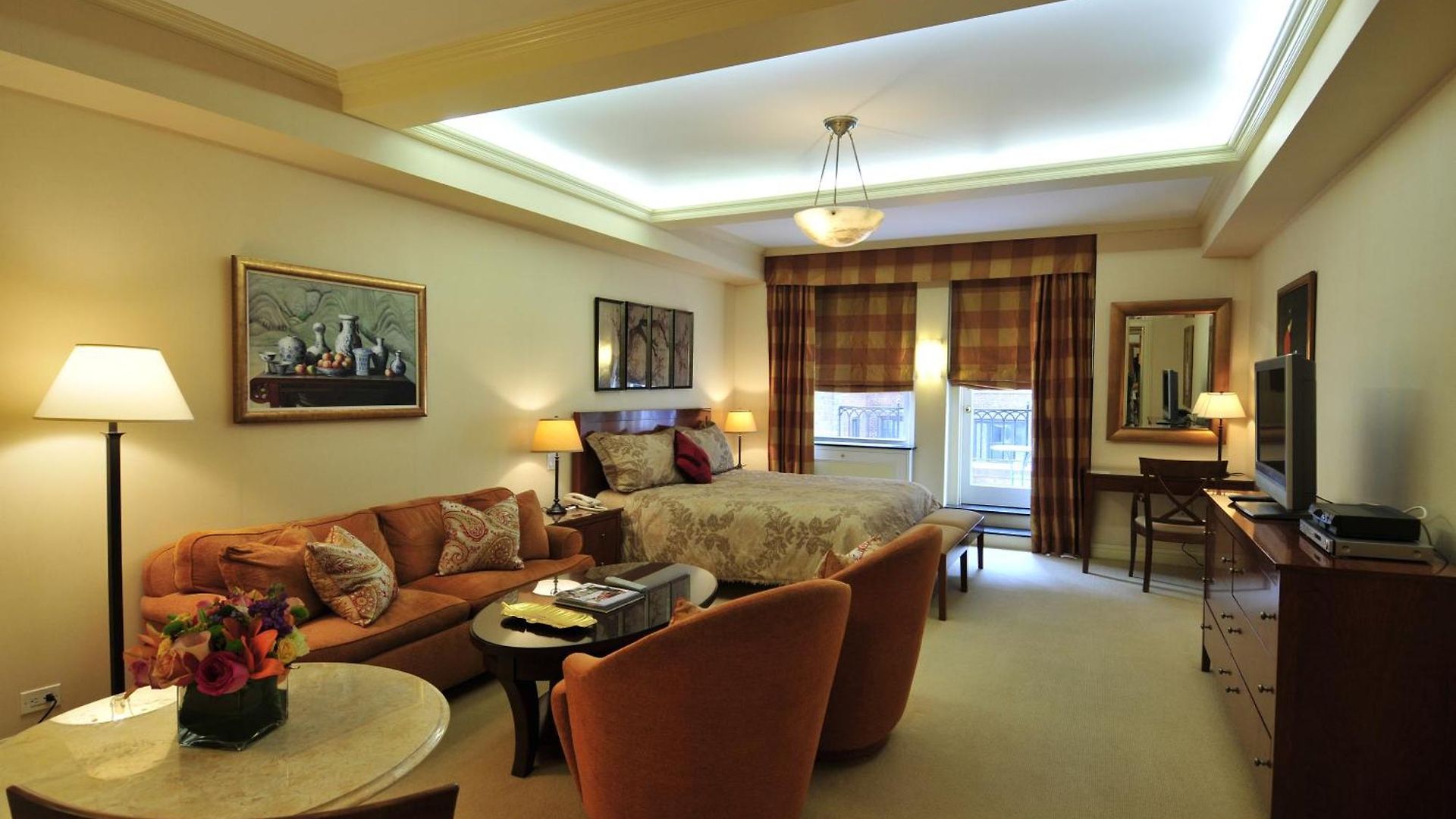 Lombardy Aparthotel 4*