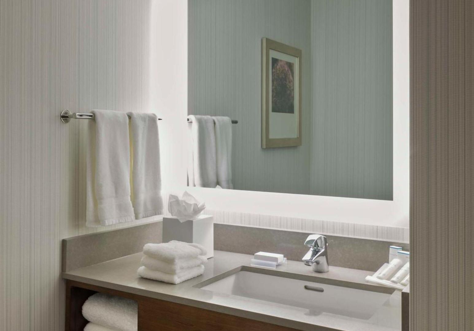 Hilton Garden Long Island Hotel