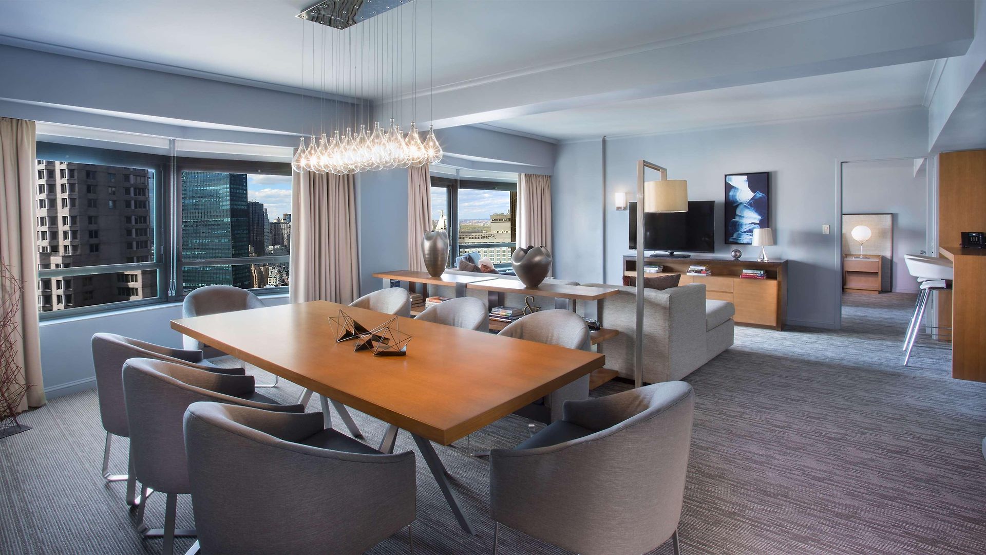 Hilton Midtown 4*