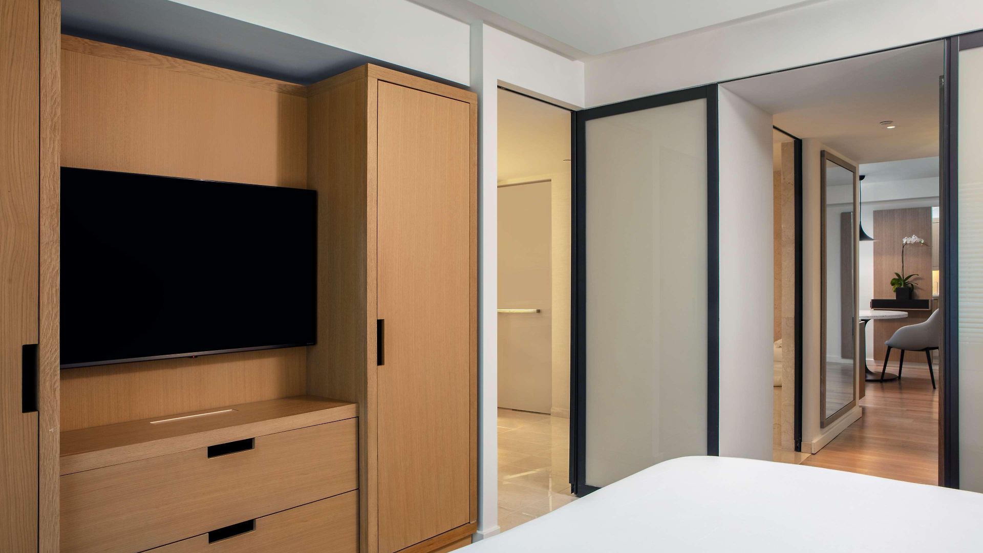 Conrad Downtown Hotel 5*