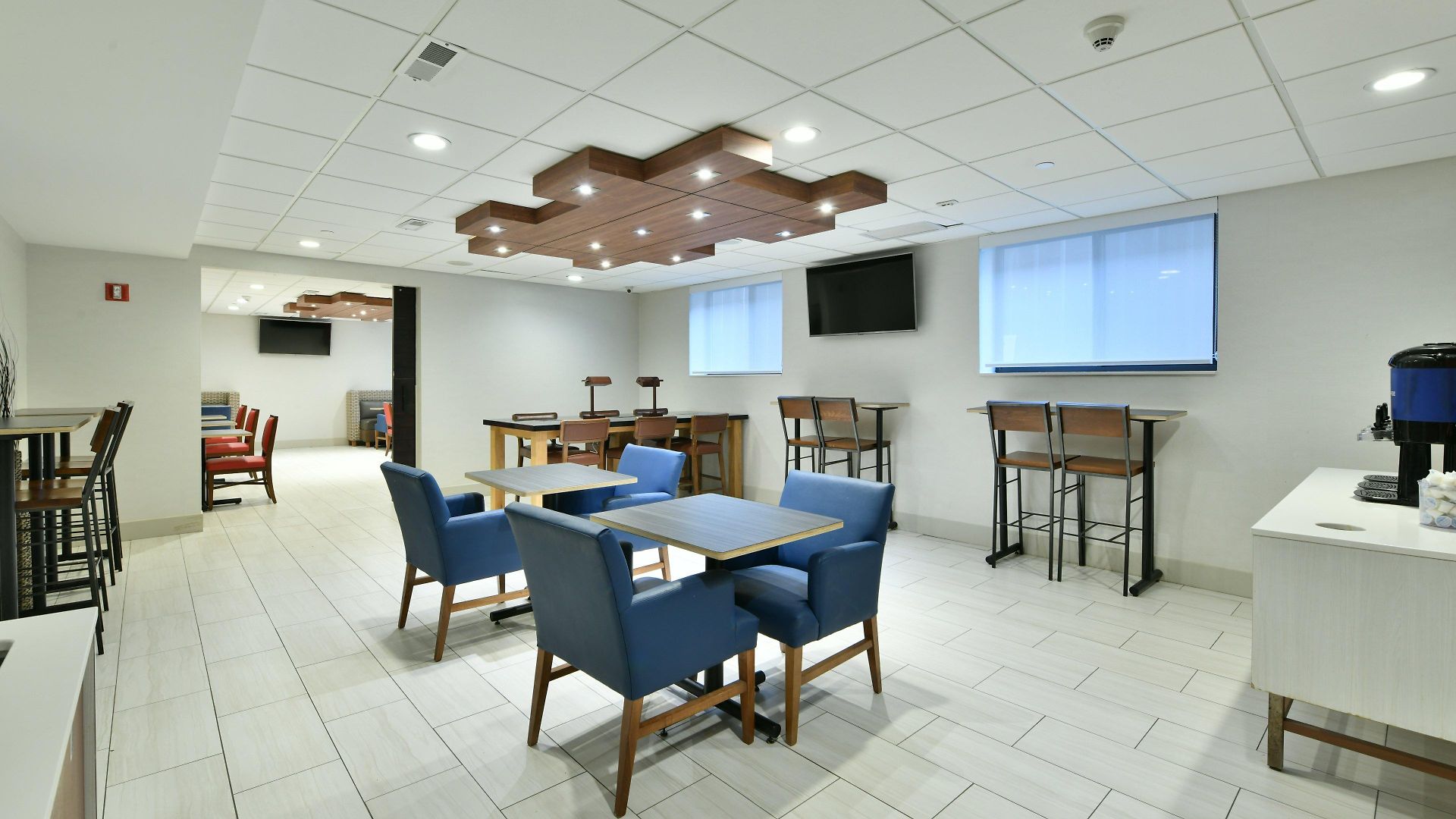 Hotel Country & By Radisson, Staten Island New York