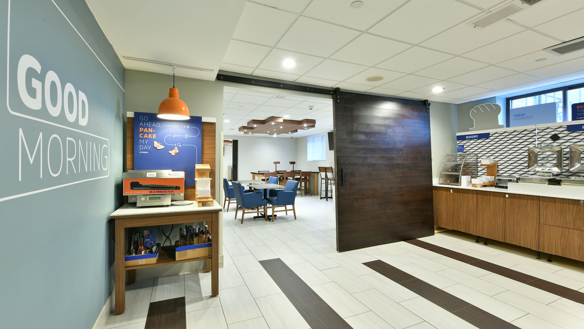 Country & By Radisson, Staten Island Hotel