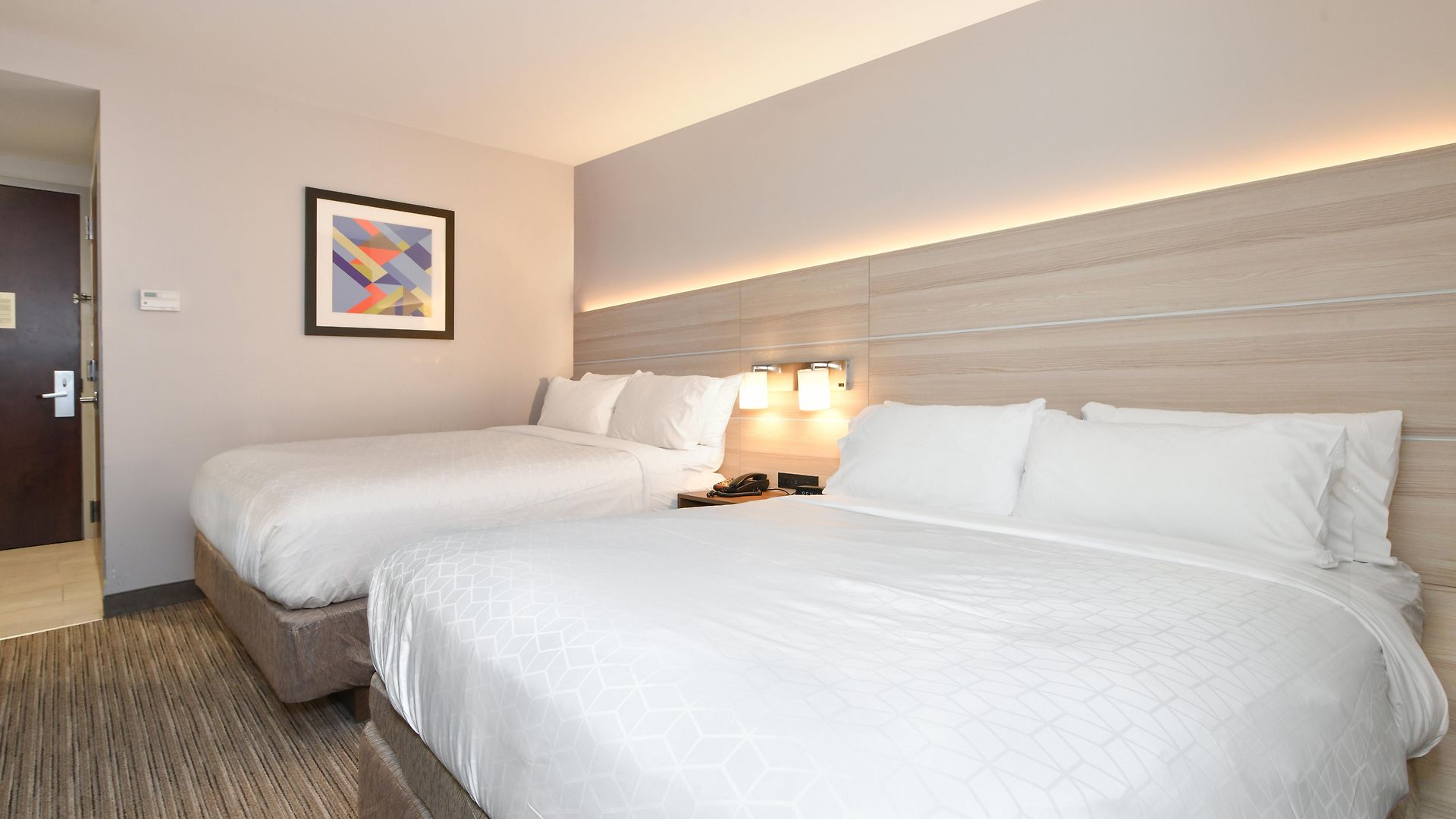 Country & By Radisson, Staten Island 3*