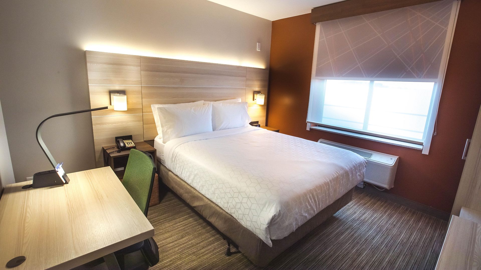 Hotel Country & By Radisson, Staten Island