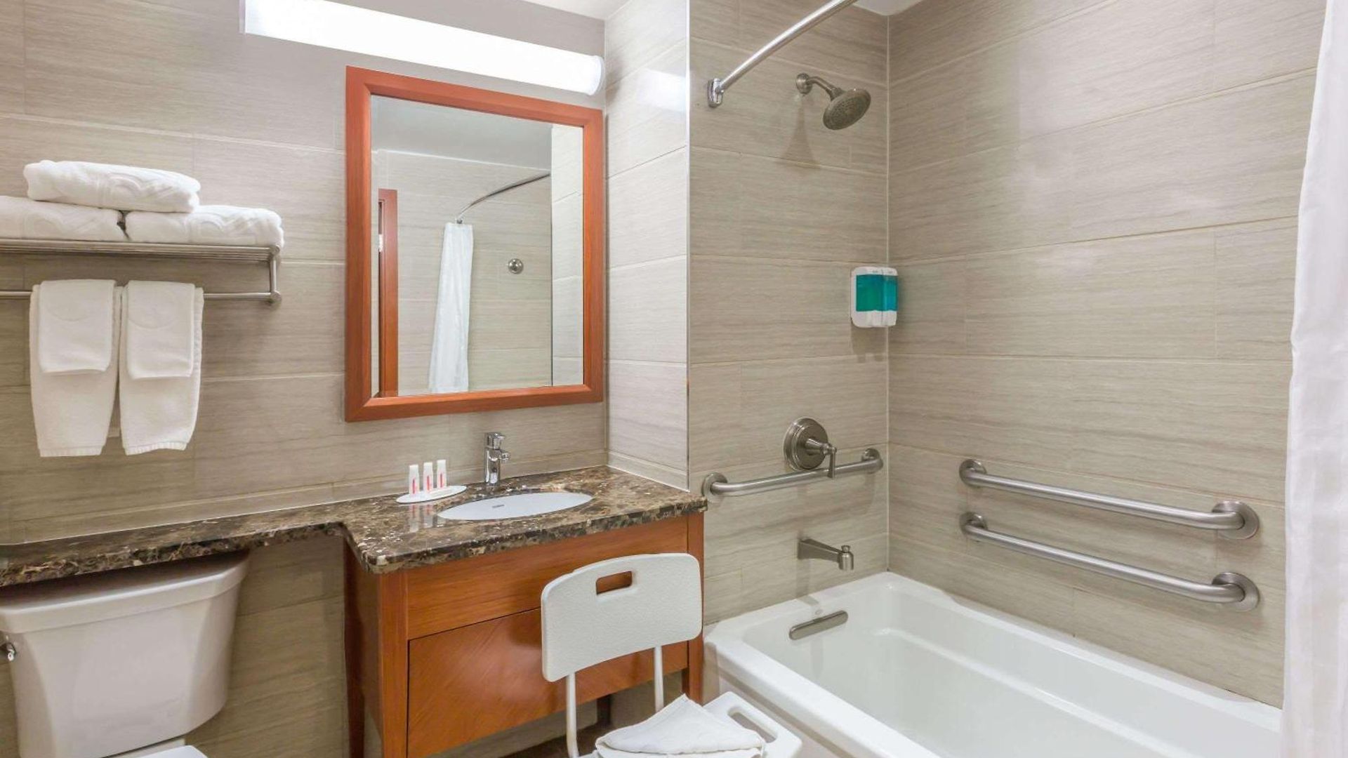 Hotel Ramada By Wyndham Flushing Queens New York