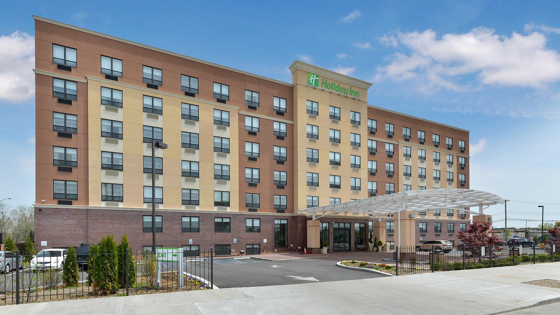 Hotel New York-jfk Airport Area, An Ihg 3*
