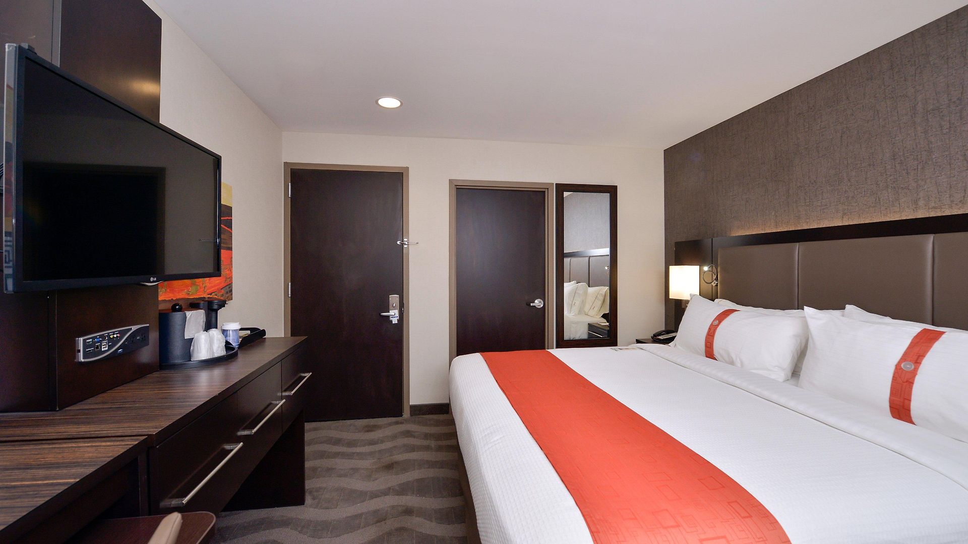 Hotel New York-jfk Airport Area, An Ihg