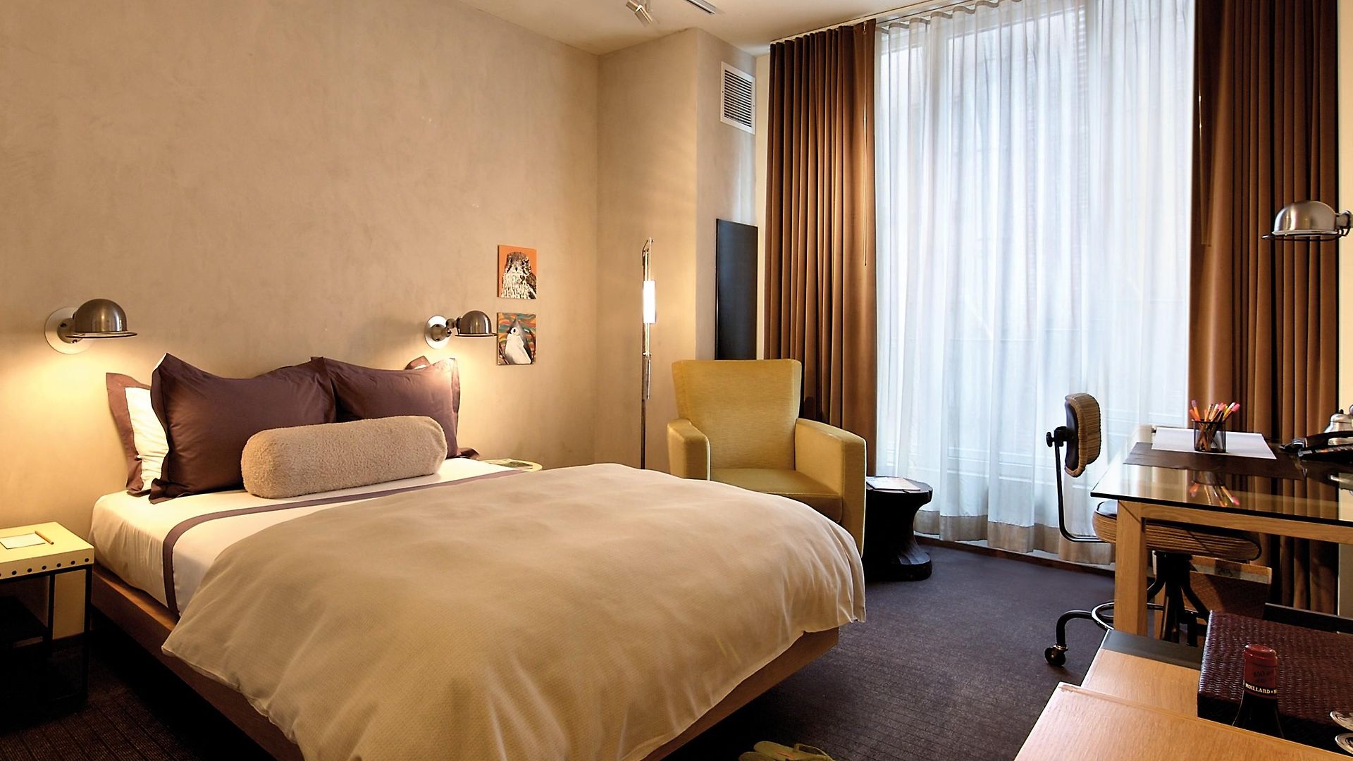 Hotel Chambers 4*