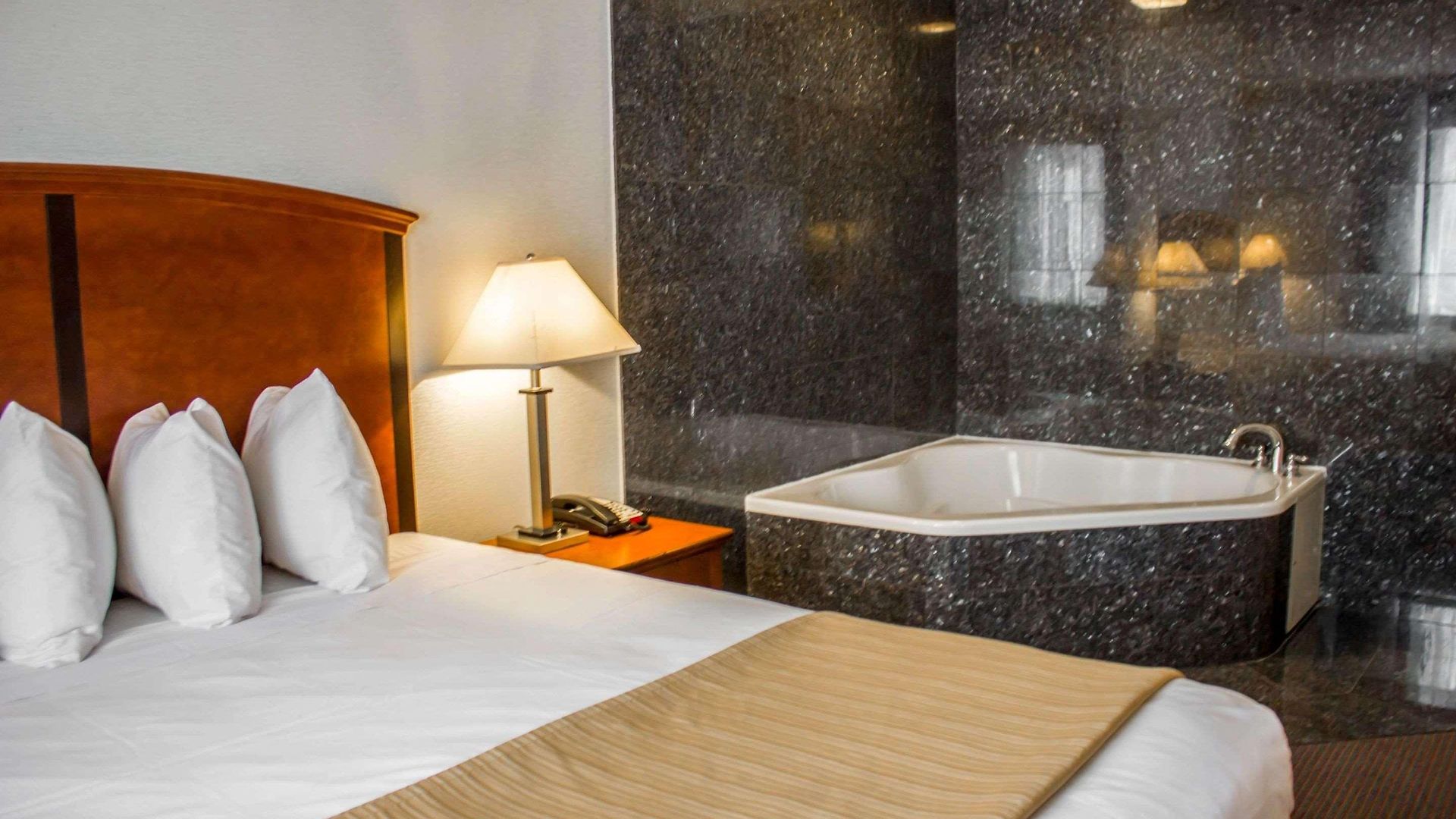 Hotel Quality Long Island - Queensboro Bridge New York