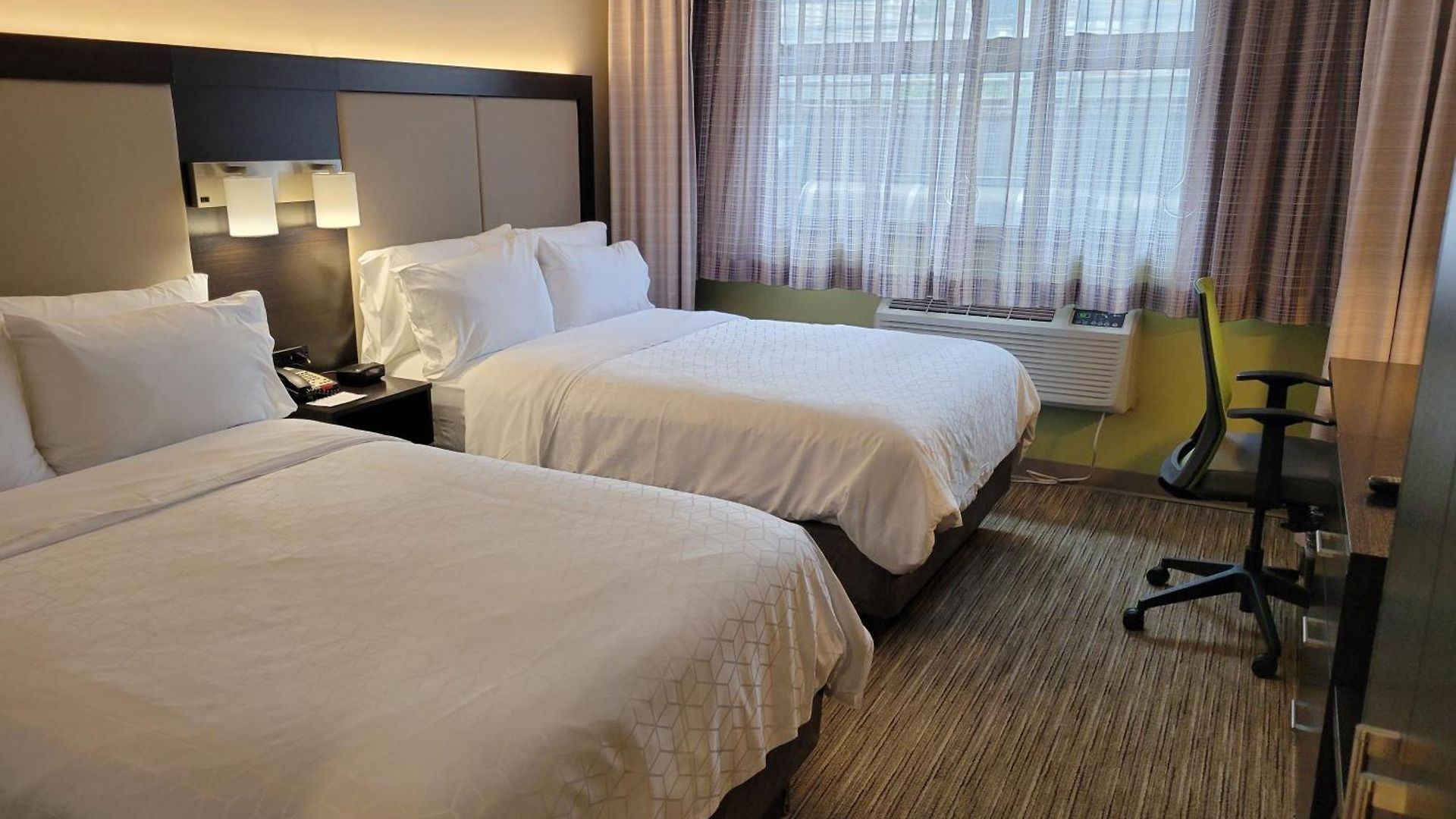 Express Maspeth By Ihg Hotel