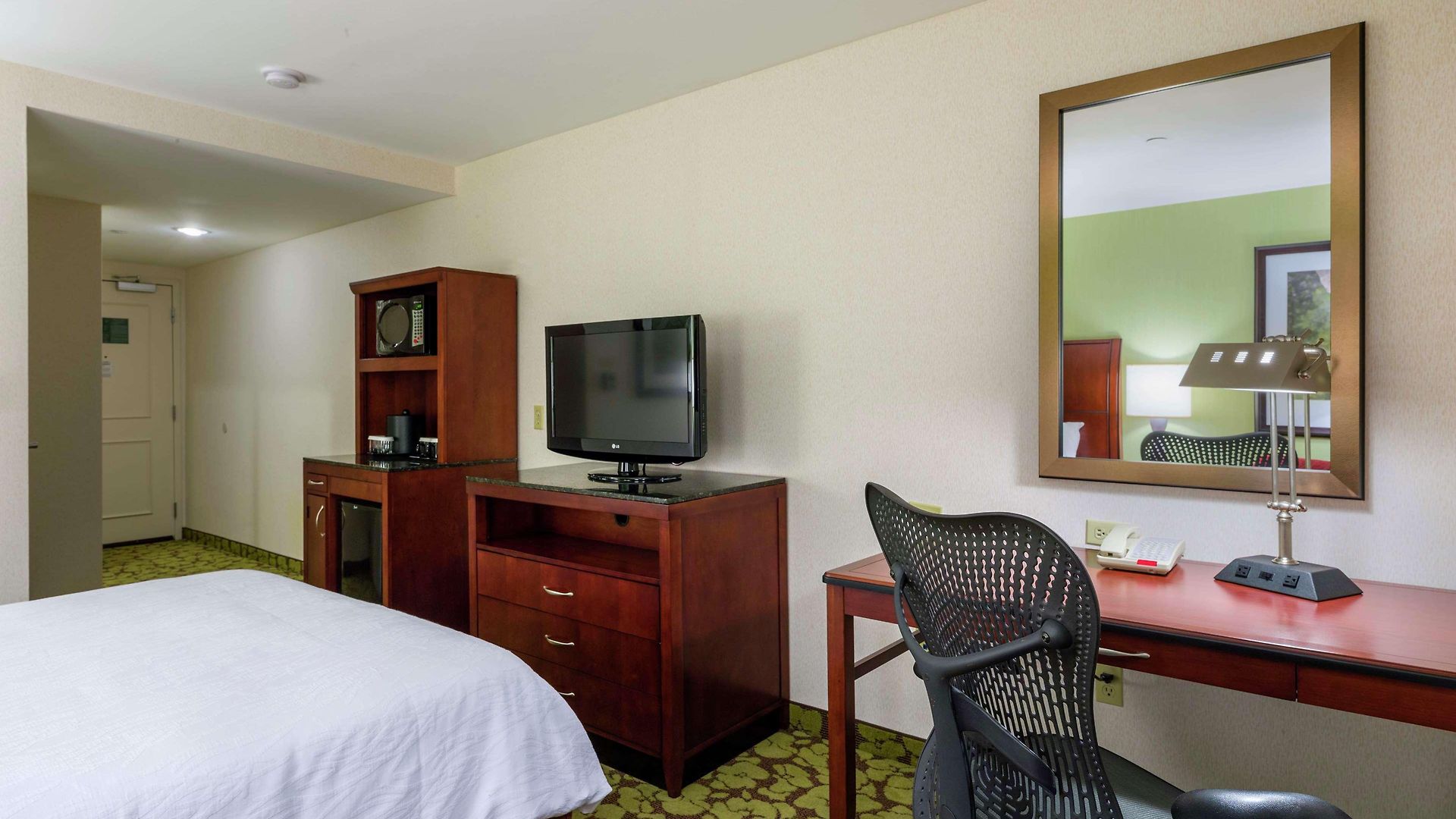 Hilton Garden Queens Jfk Hotel 3*
