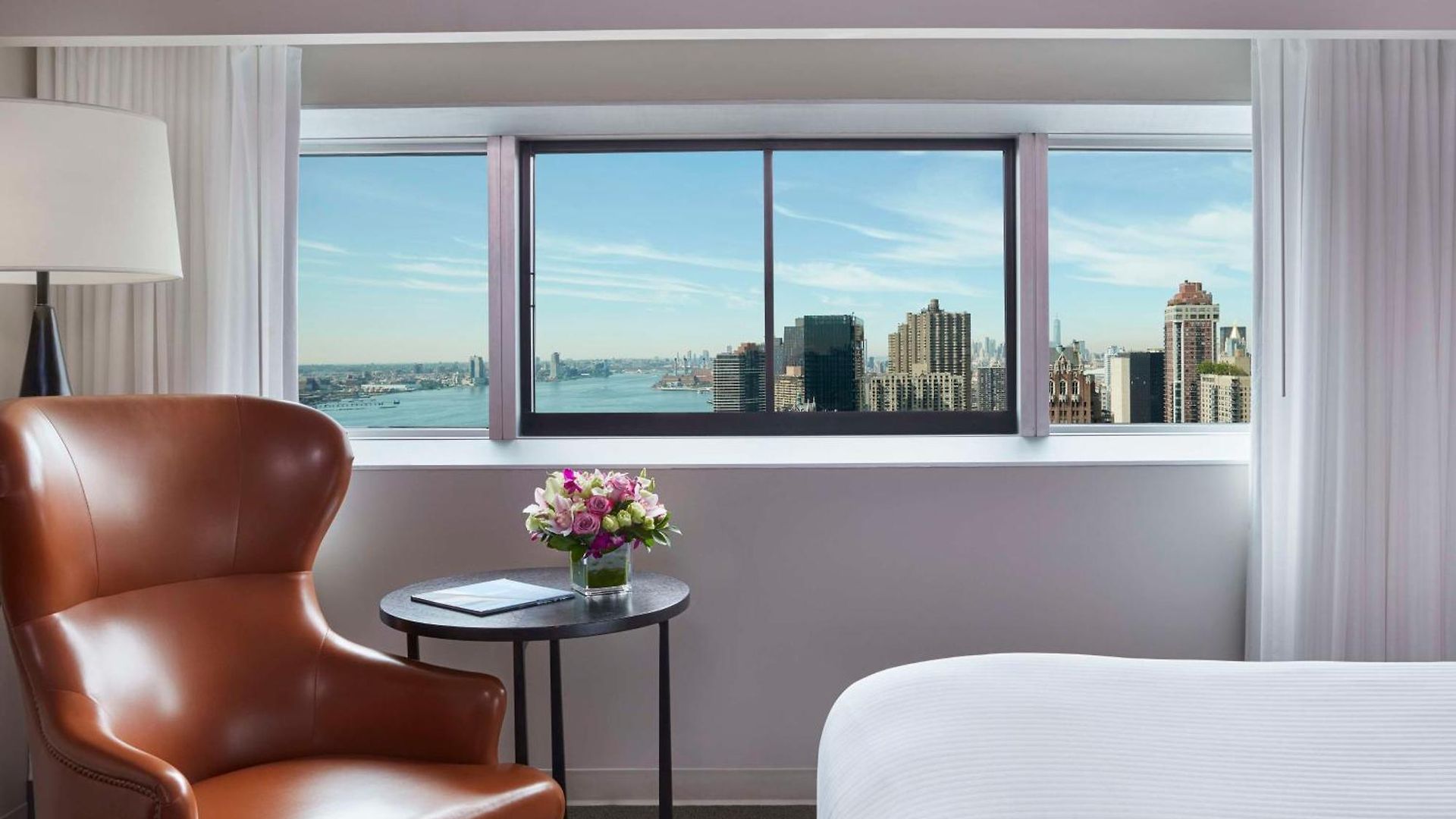 Millennium Hilton One Un Plaza 4*
