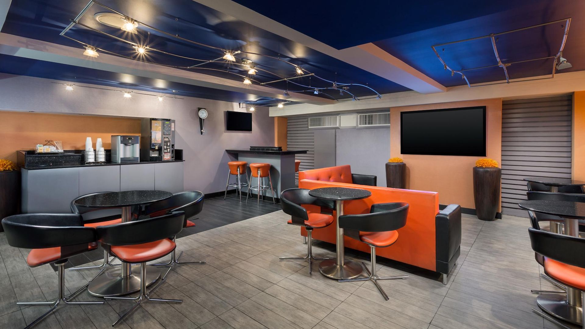 Nyma, The Manhattan Hotel 4*