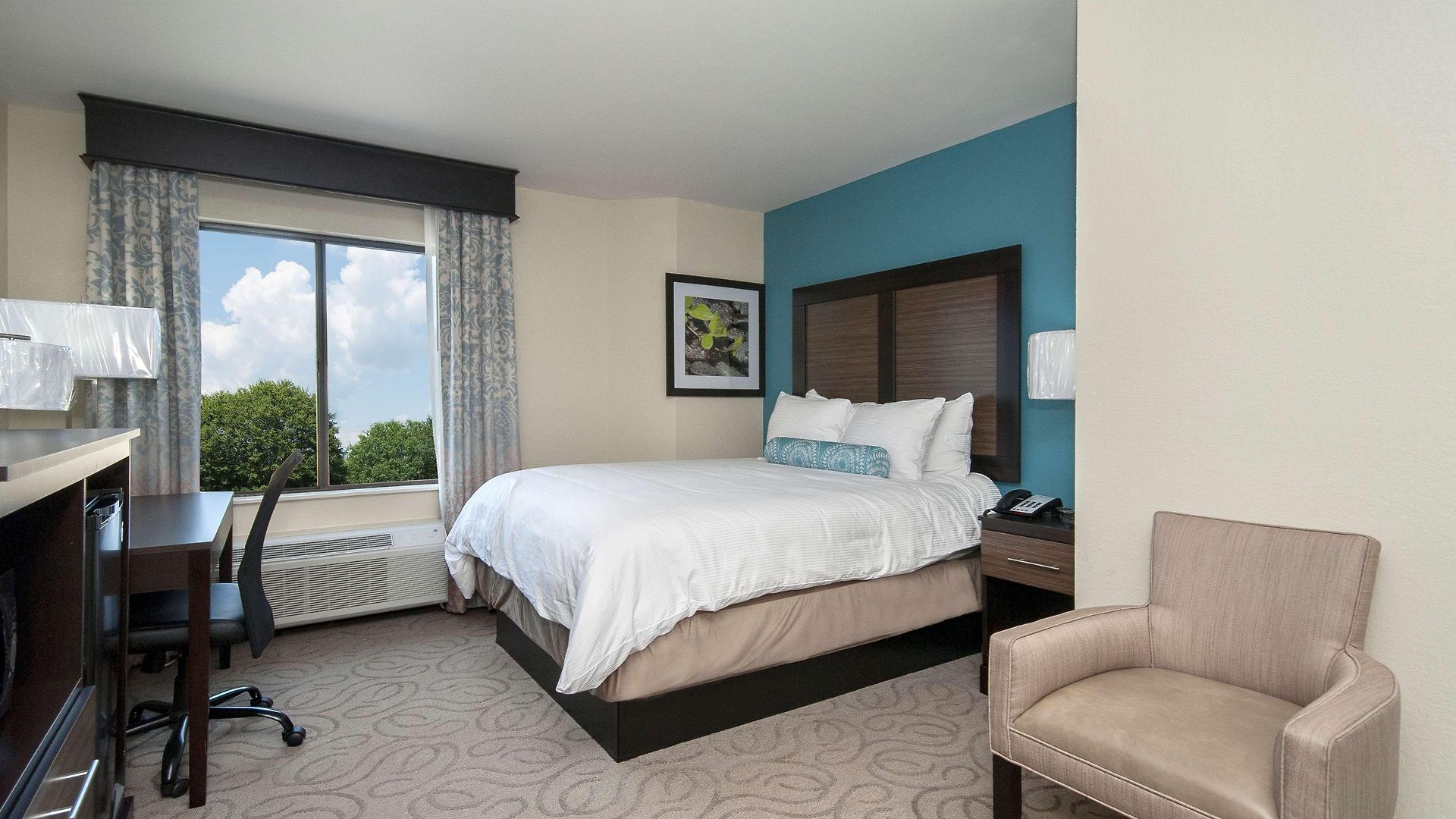 Western Queens Gold Coast Hotel 3*