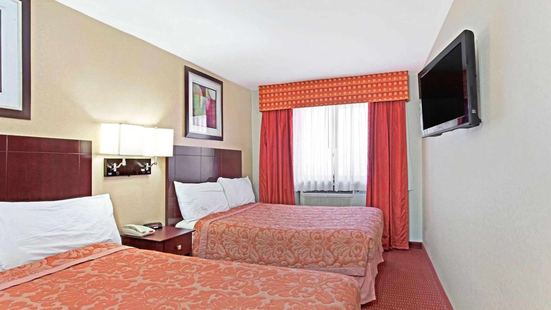Hotel Super 8 By Wyndham Long Island Lga 2*