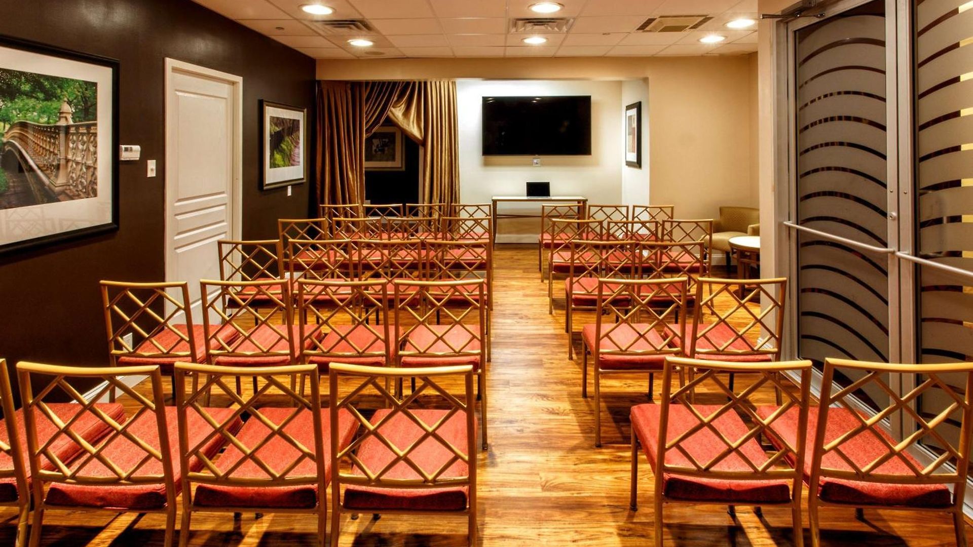 Hilton Garden New York/staten Island Hotel 3*