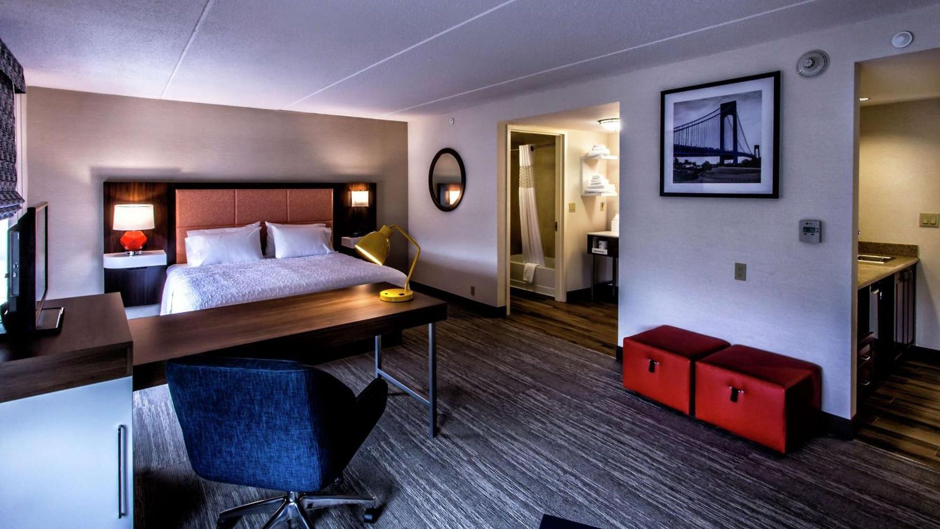 Hampton & Staten Island Hotel