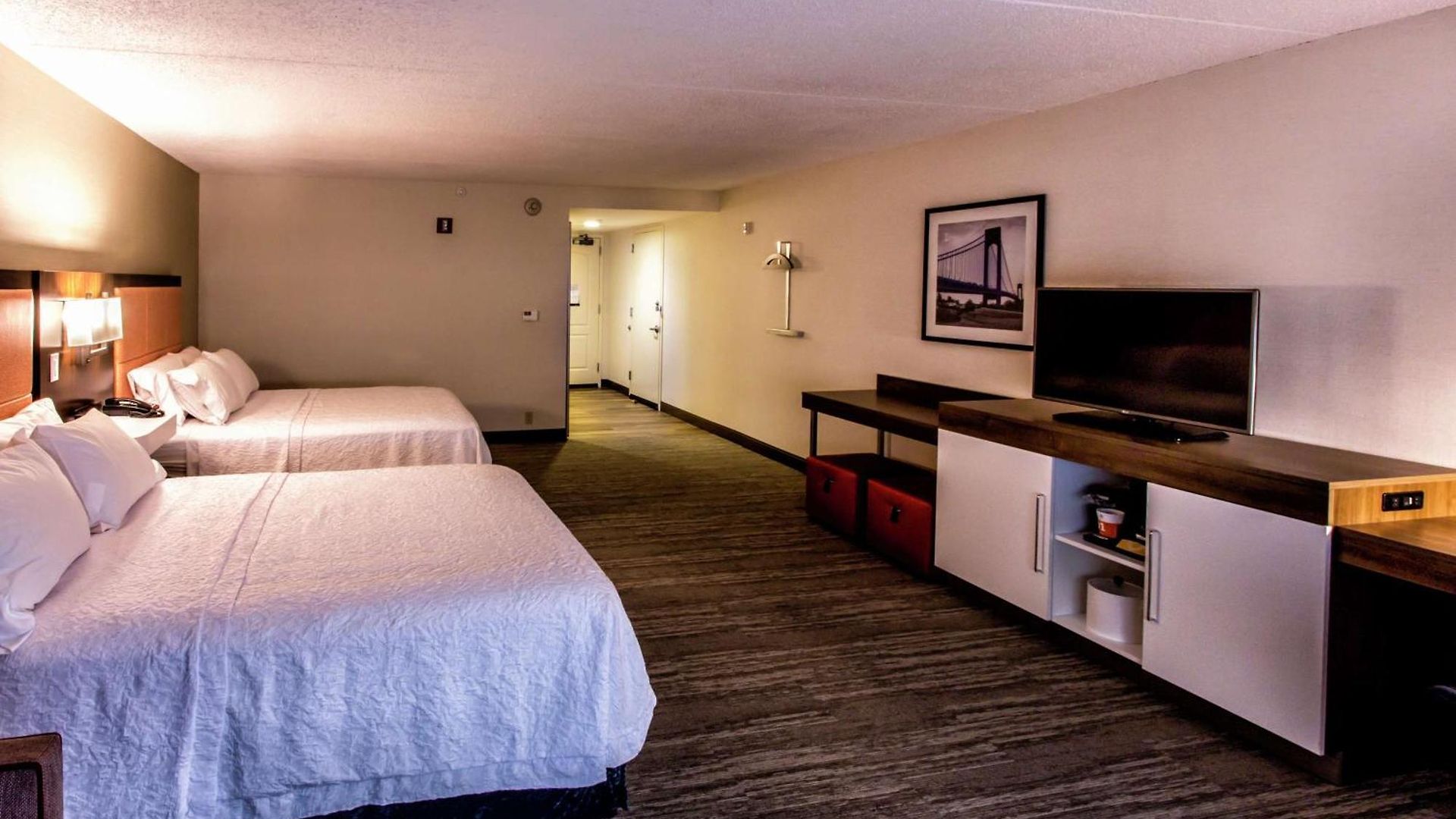 Hotel Hampton & Staten Island