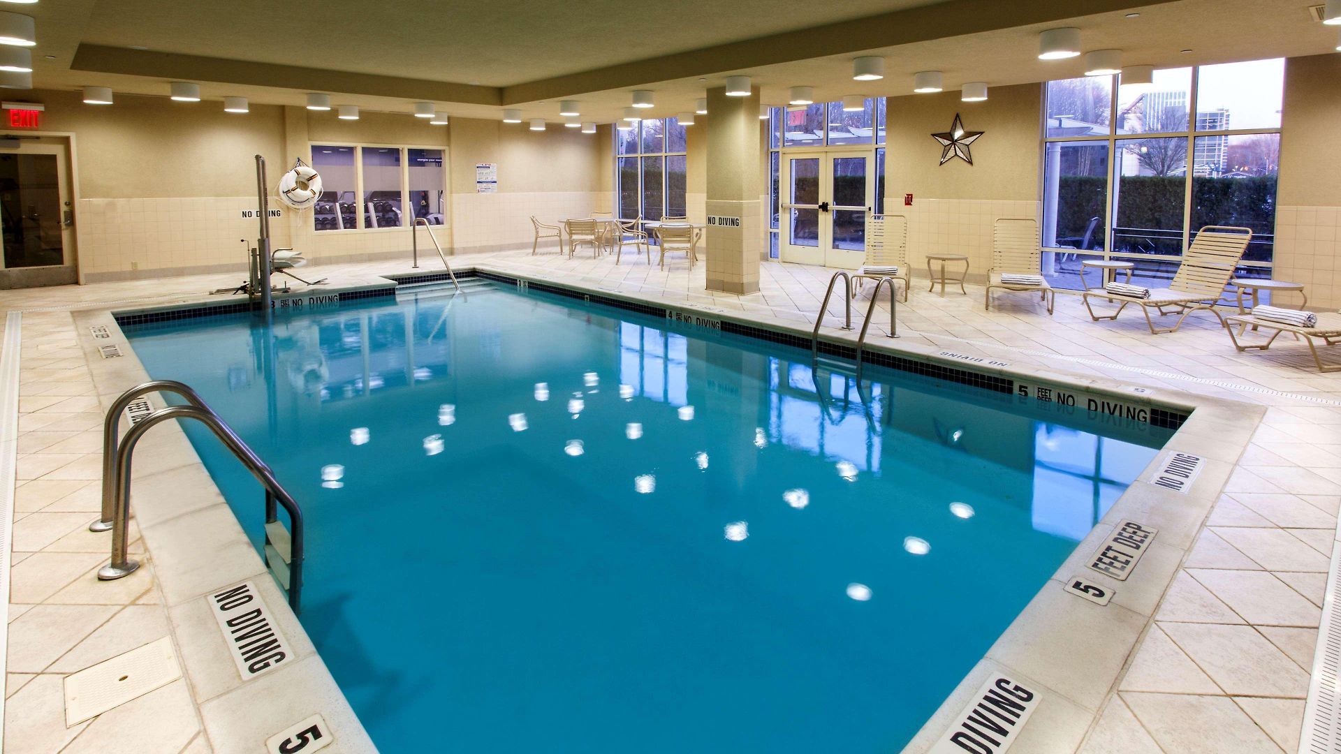 Hotel Hampton & Staten Island 3*