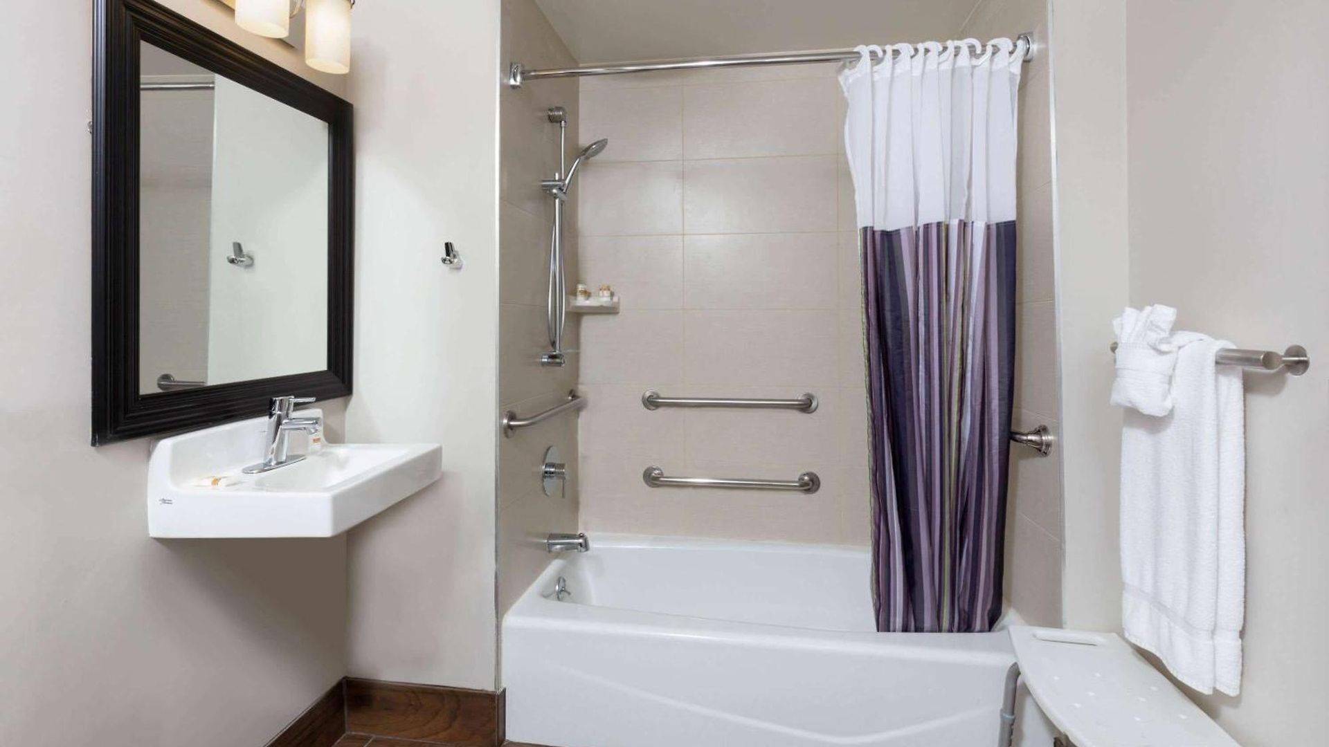 La Quinta By Wyndham Park Hotel