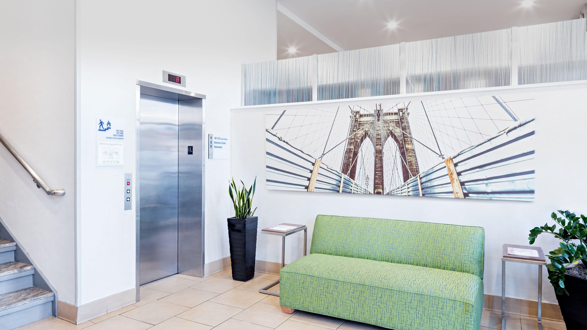 Express Brooklyn By Ihg Hotel 3*