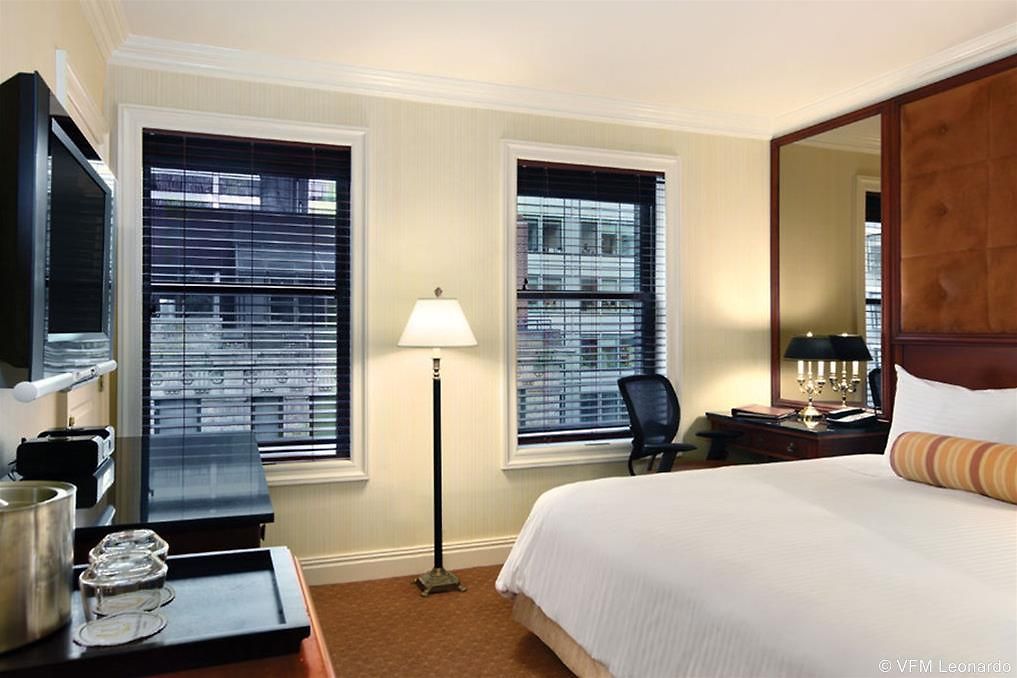 The Iroquois Times Square, A Small Luxury Hotel New York