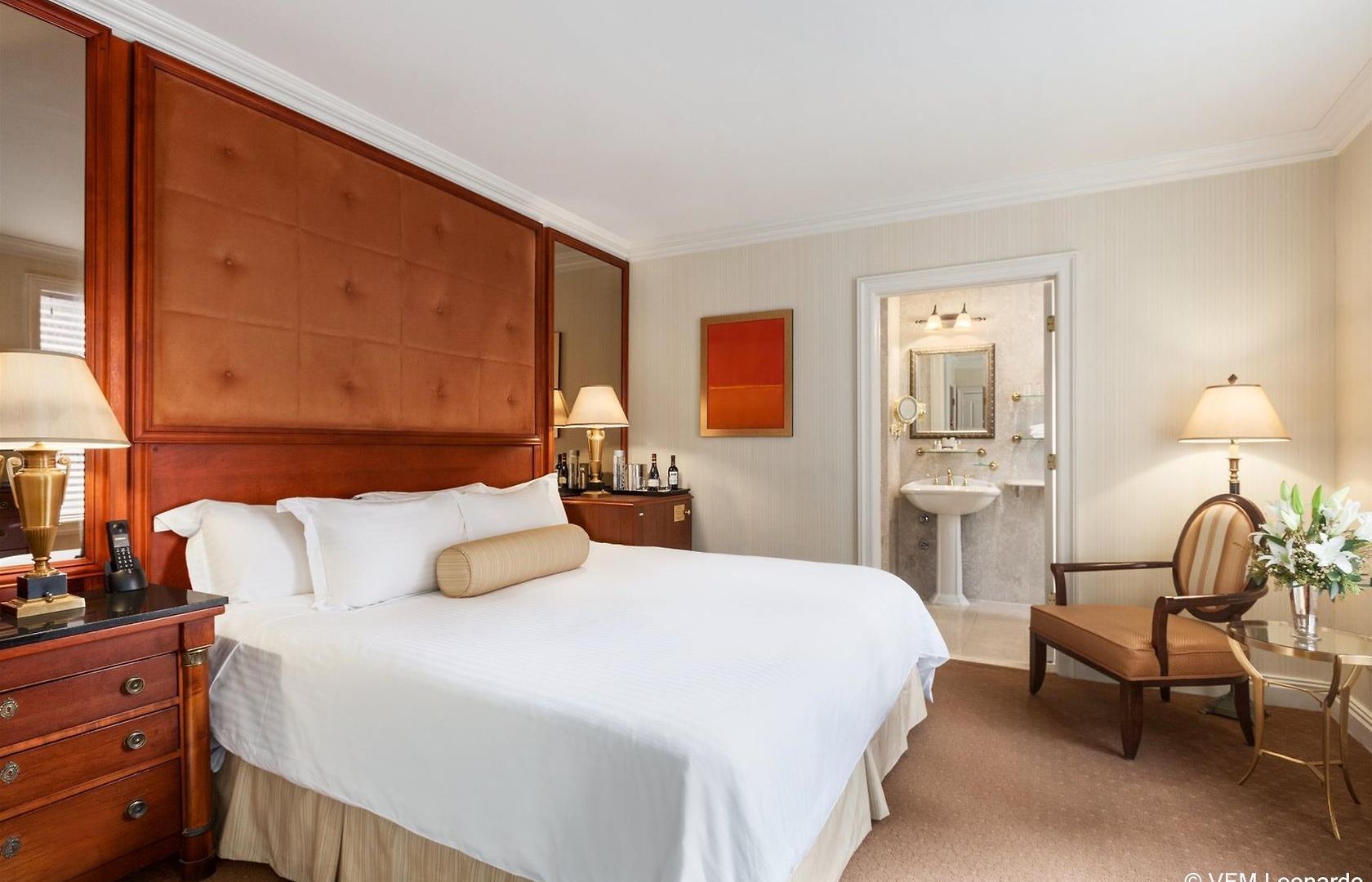The Iroquois Times Square, A Small Luxury Hotel