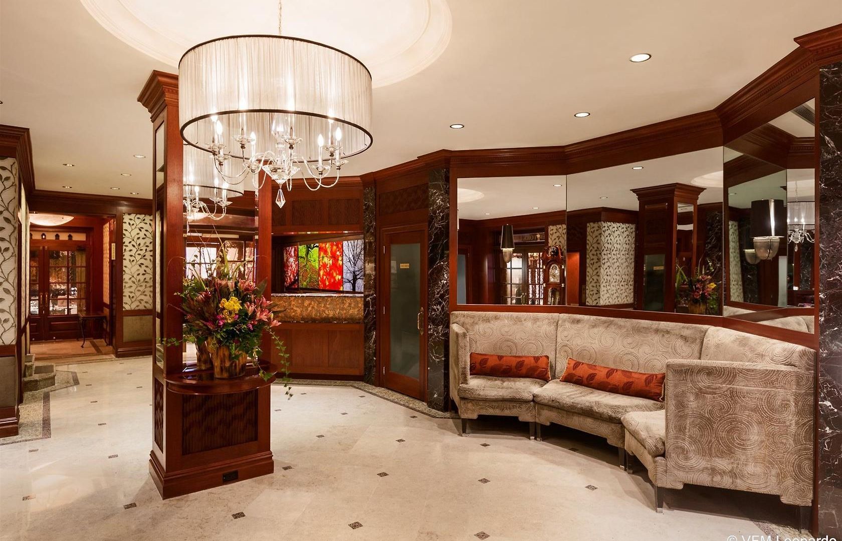 Hotel The Iroquois Times Square, A Small Luxury Hotel New York