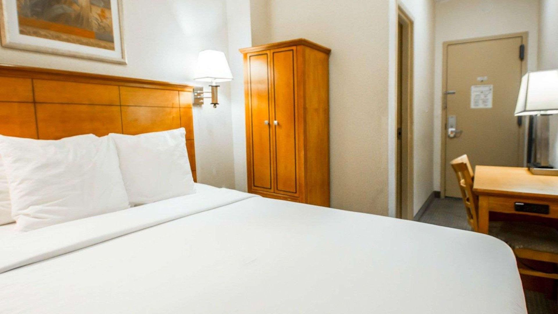 Econo Times Square Hotel