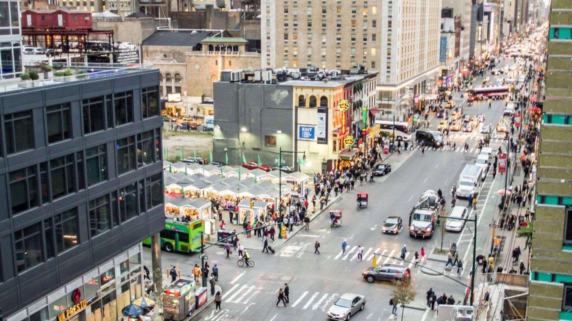 Econo Times Square