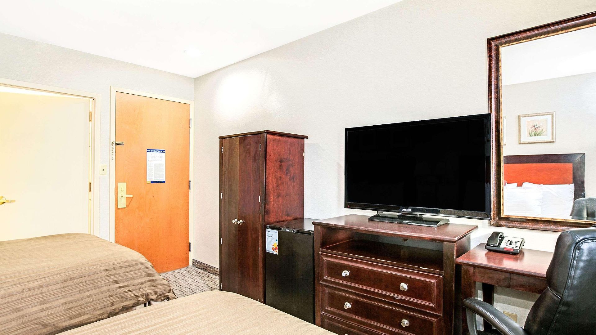 Hotel Days By Wyndham Long Island 3*