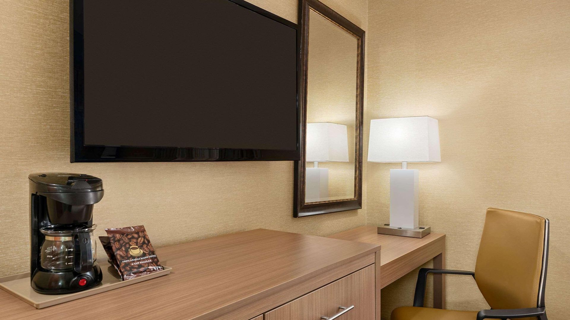 Hotel Days By Wyndham Long Island 3*