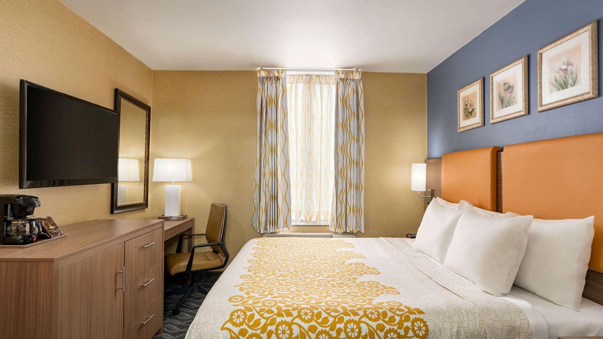 Hotel Days By Wyndham Long Island