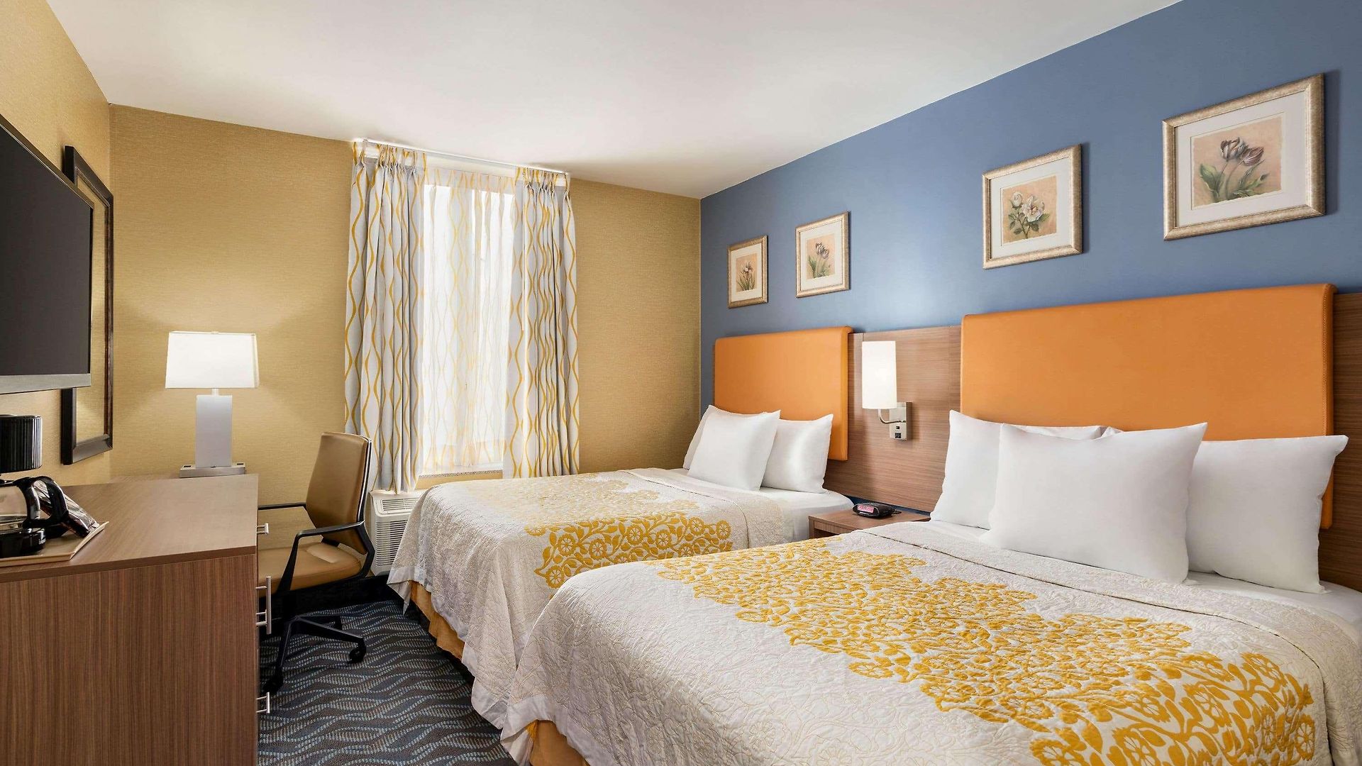 Days By Wyndham Long Island New York