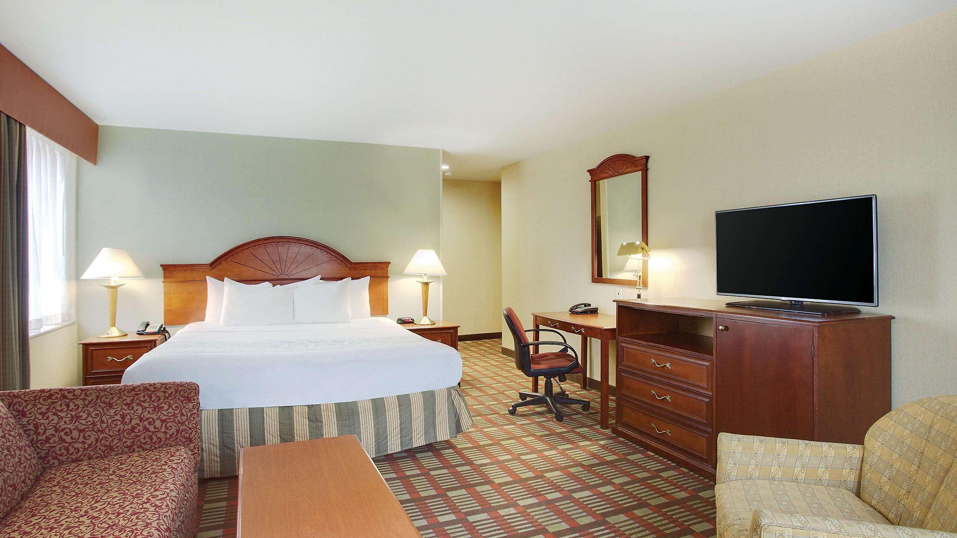 La Quinta By Wyndham Queens Hotel