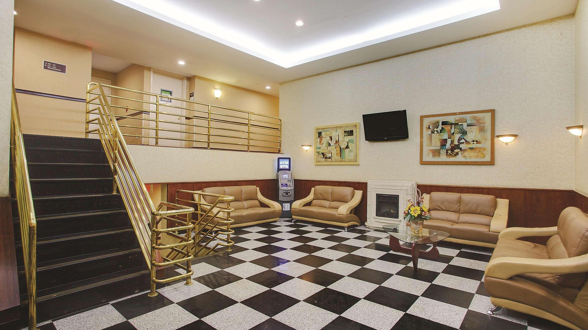 Hotel La Quinta By Wyndham Queens 3*