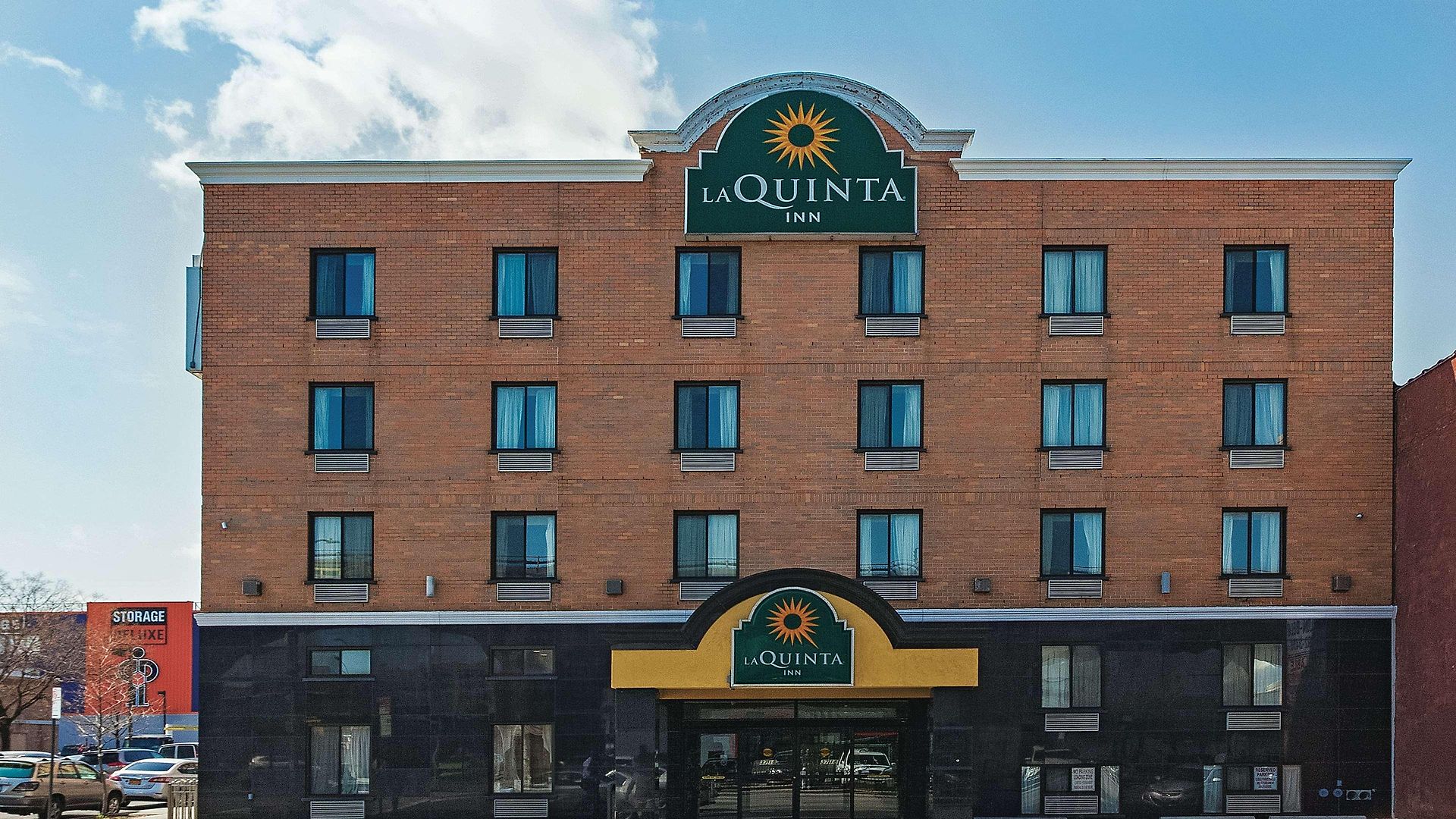 Hotel La Quinta By Wyndham Queens New York