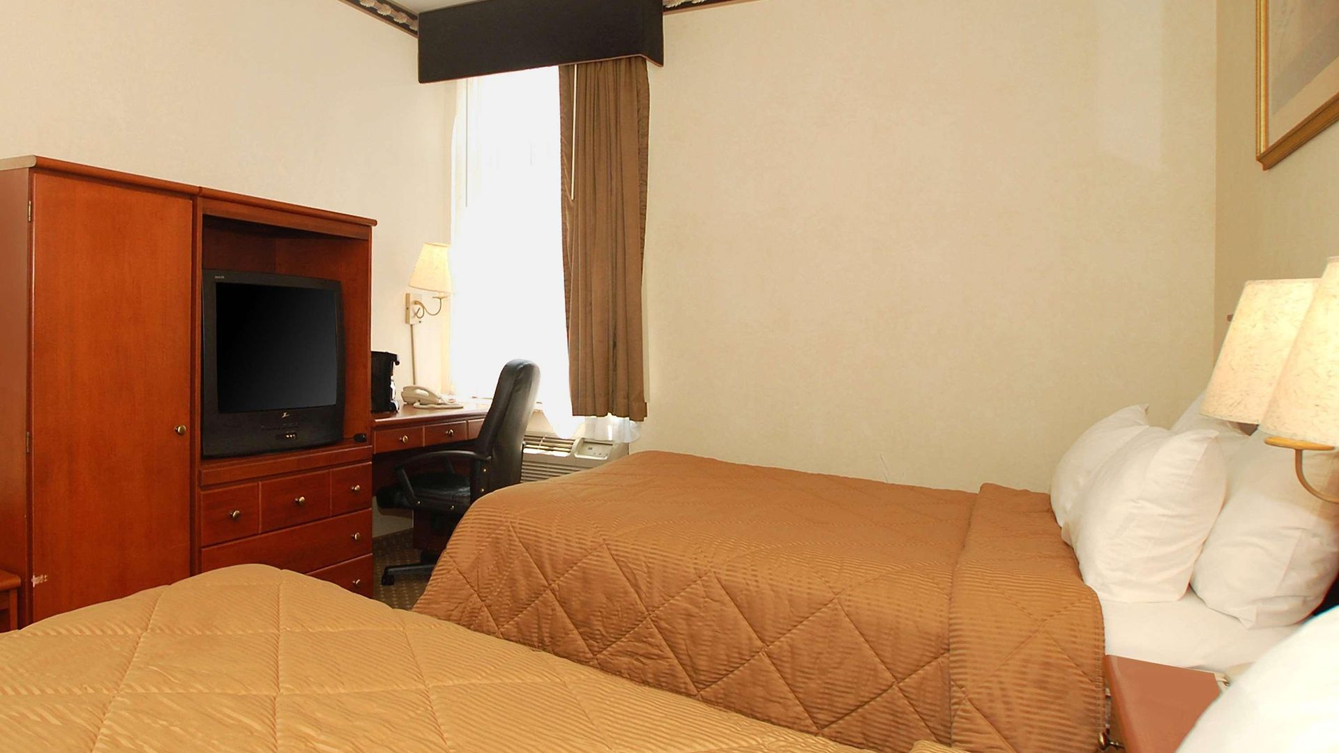 Red Lion & Long Island 3*