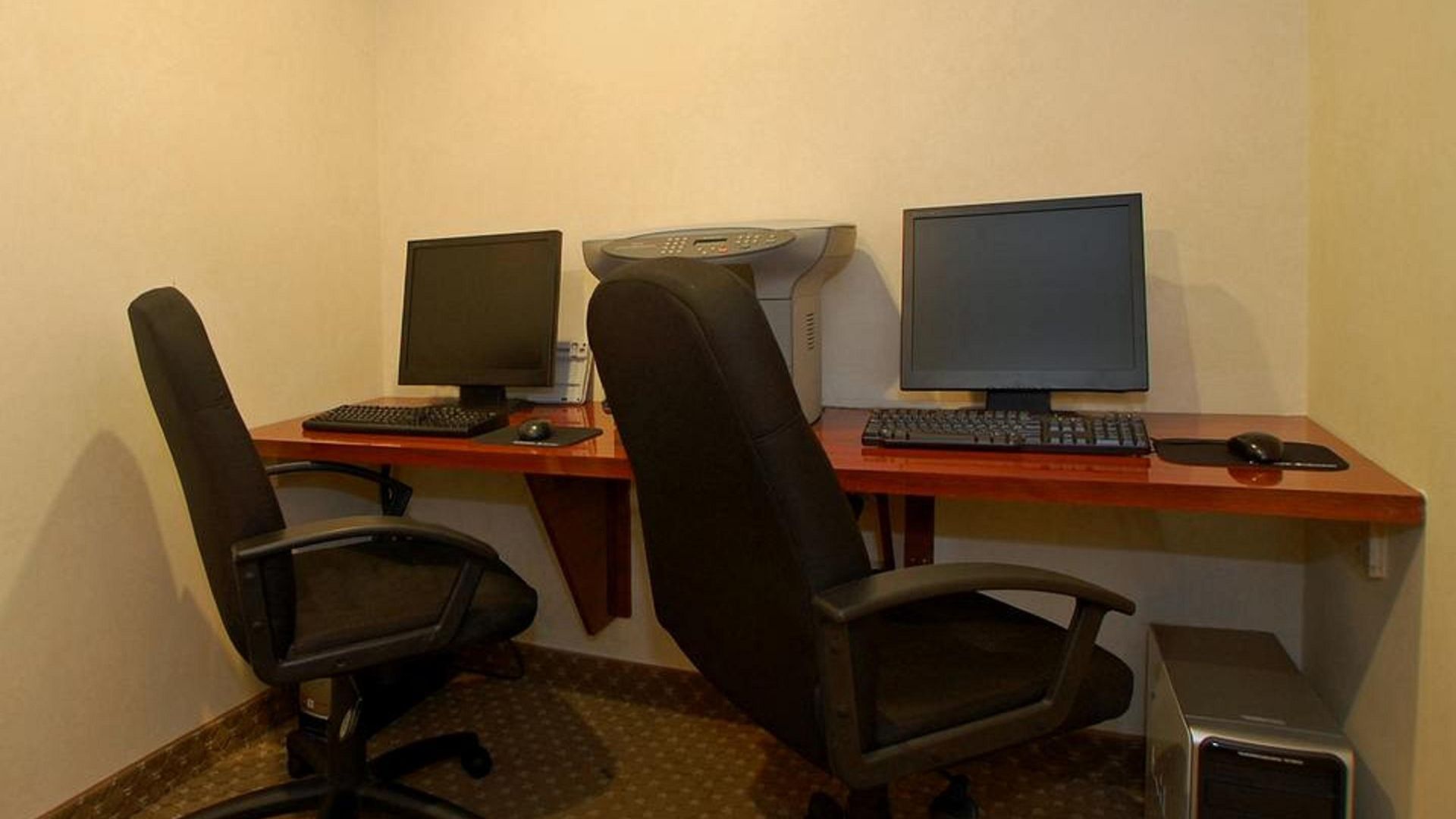 Red Lion & Long Island Hotel 3*
