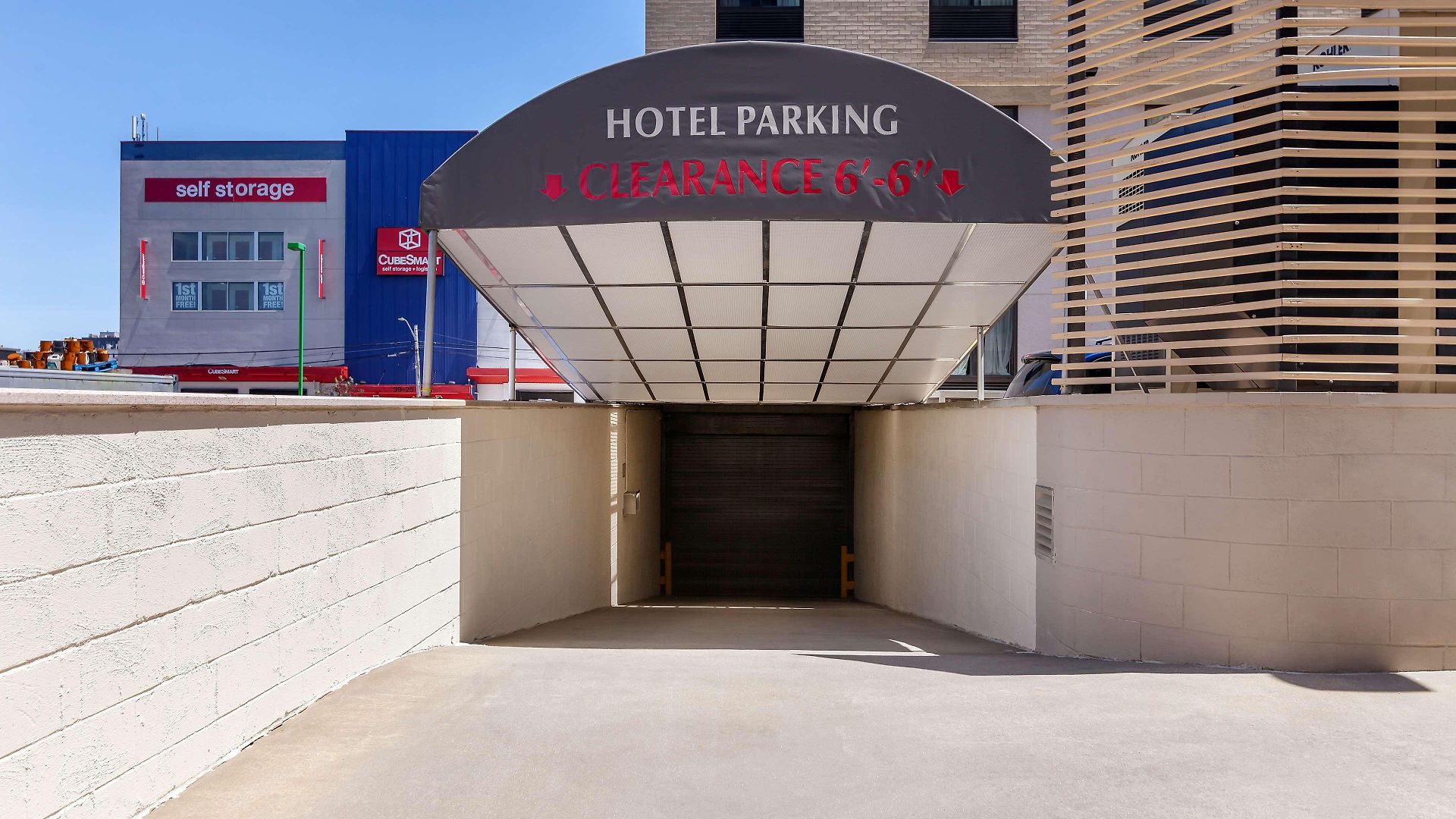 Western Plaza Hotel 3*