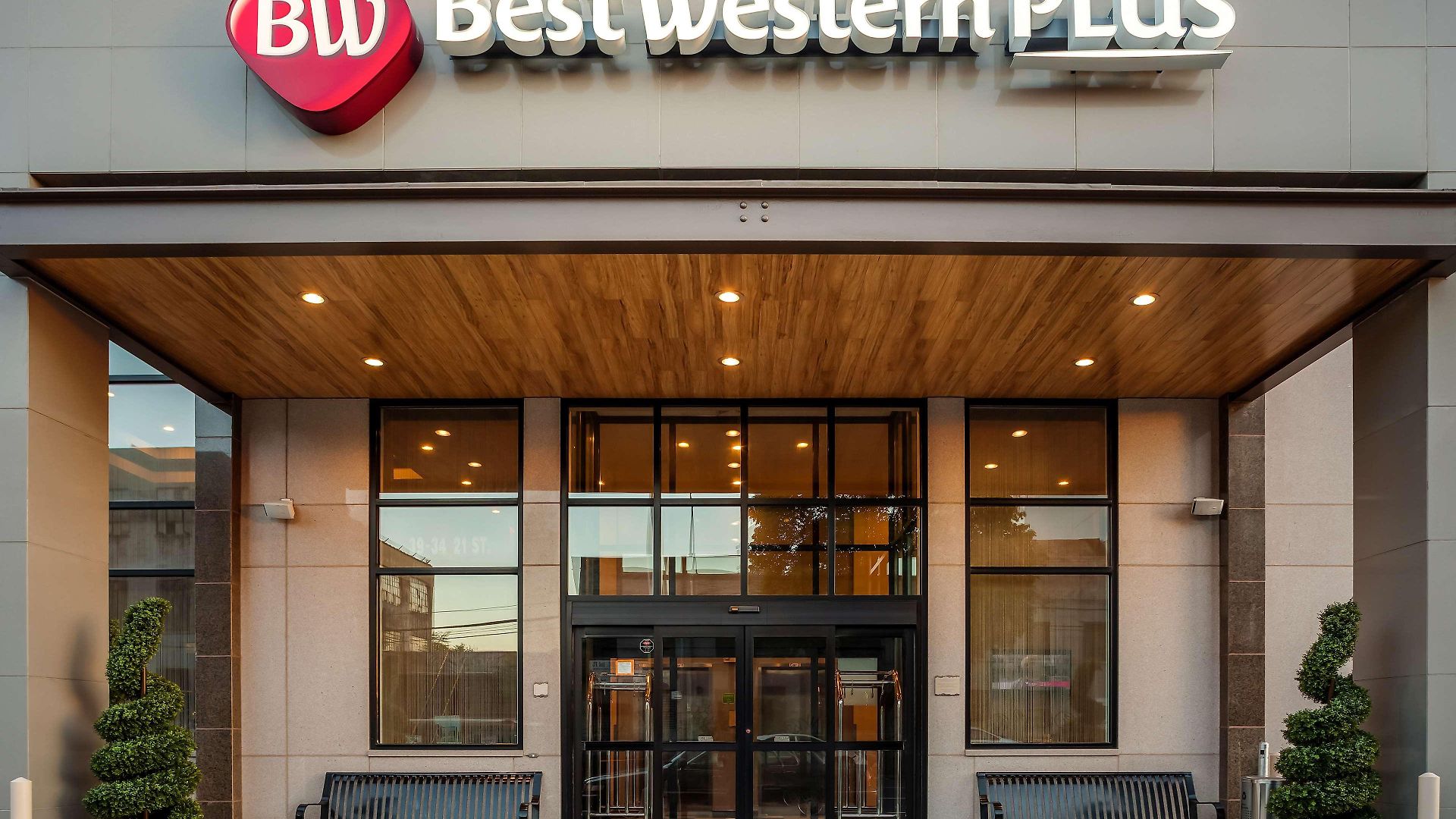 Hotel Western Plaza New York
