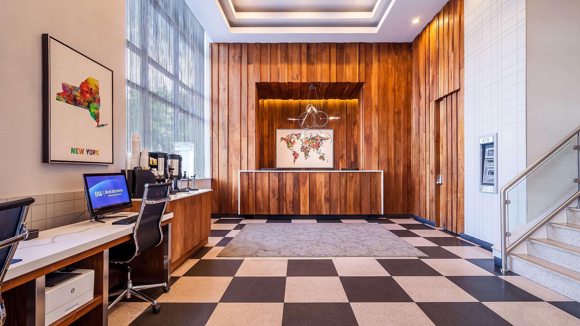 Hotel Western Plaza 3*