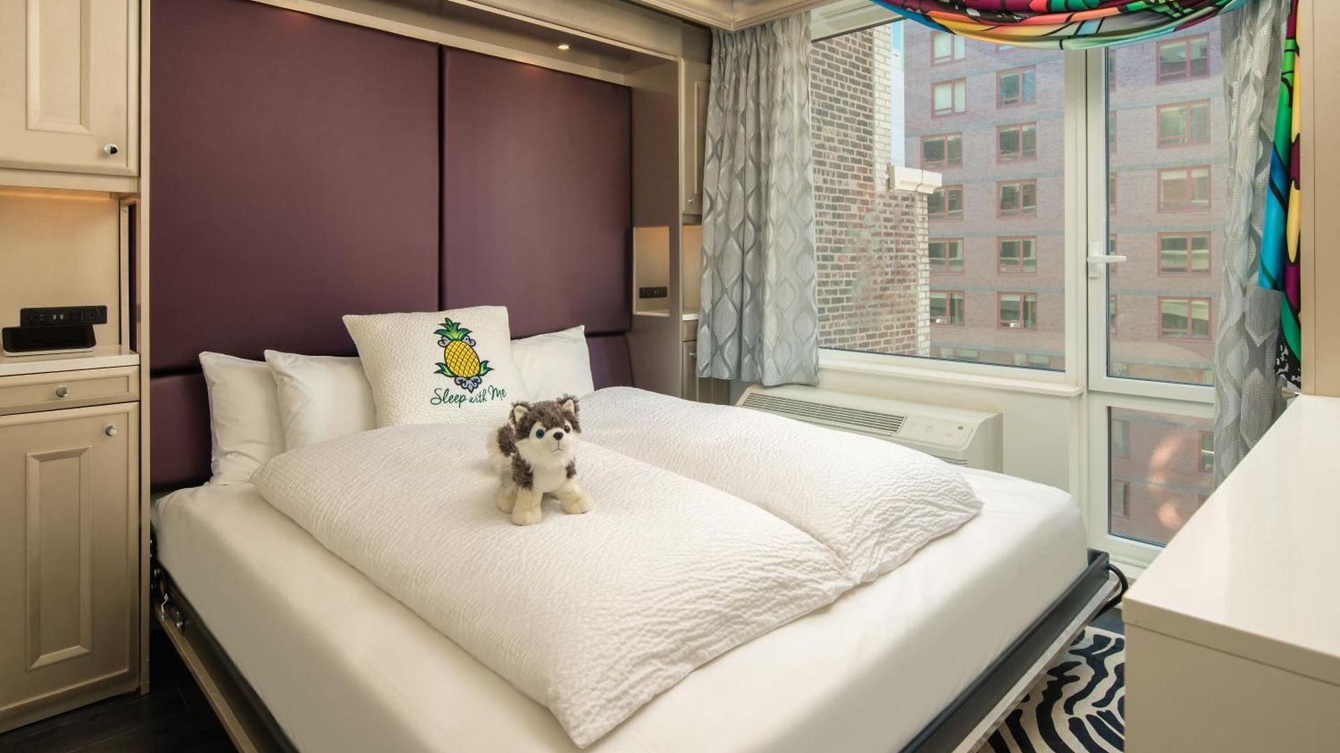 Staypineapple, An Artful Hotel, Midtown